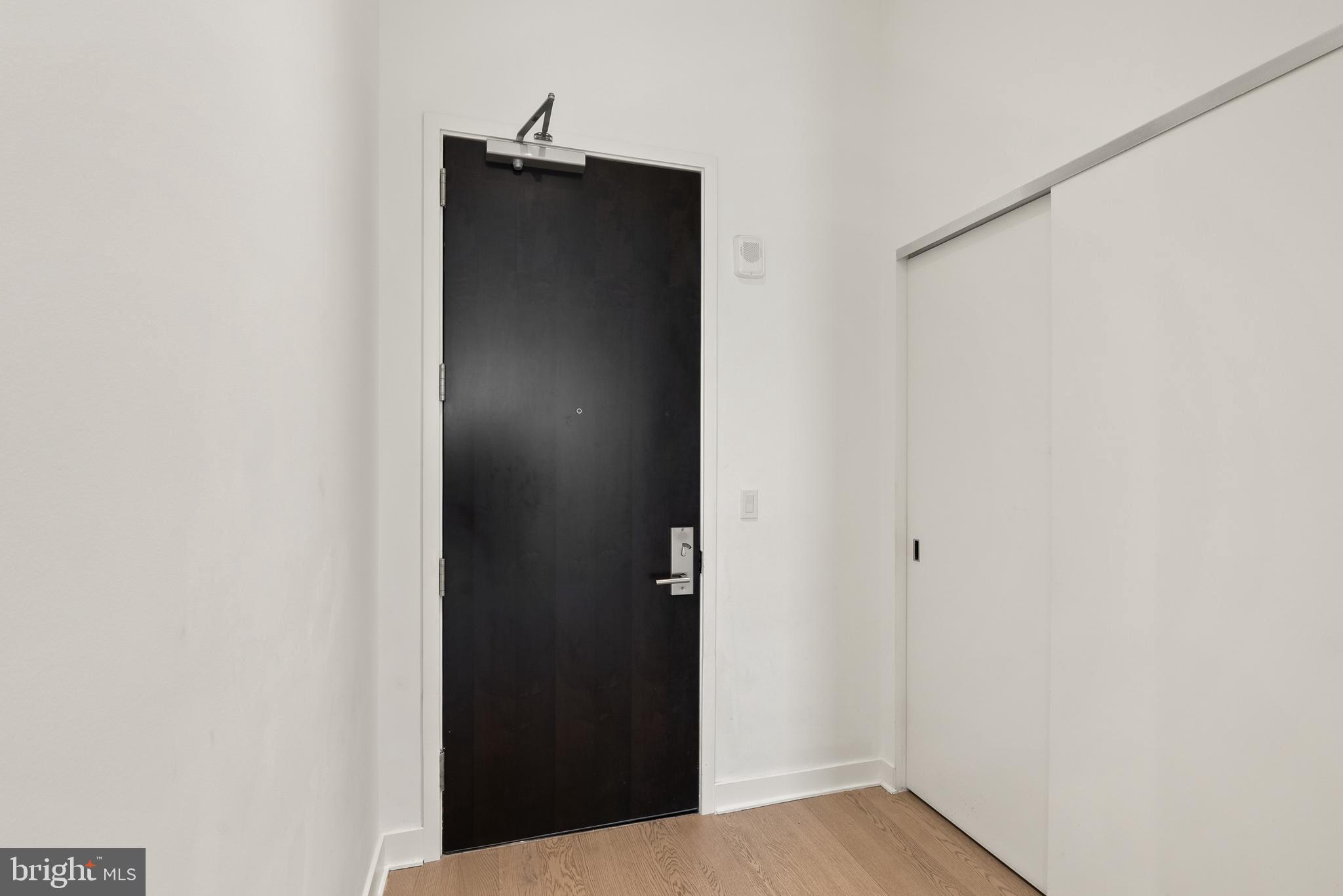 THE VERSE CONDO - Residential Lease