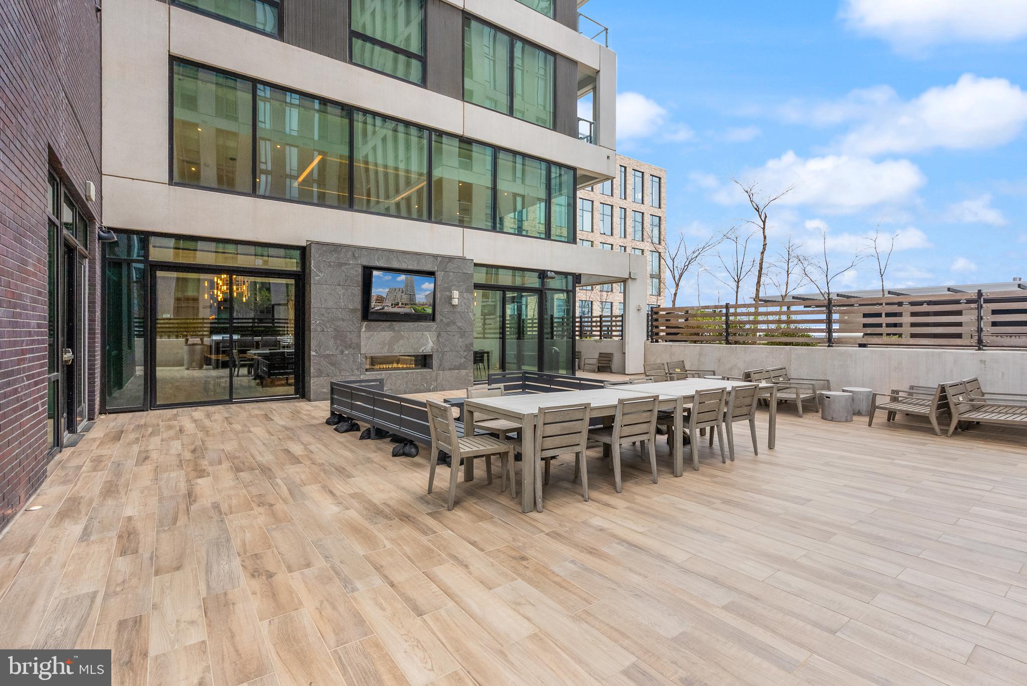 THE VERSE CONDO - Residential Lease