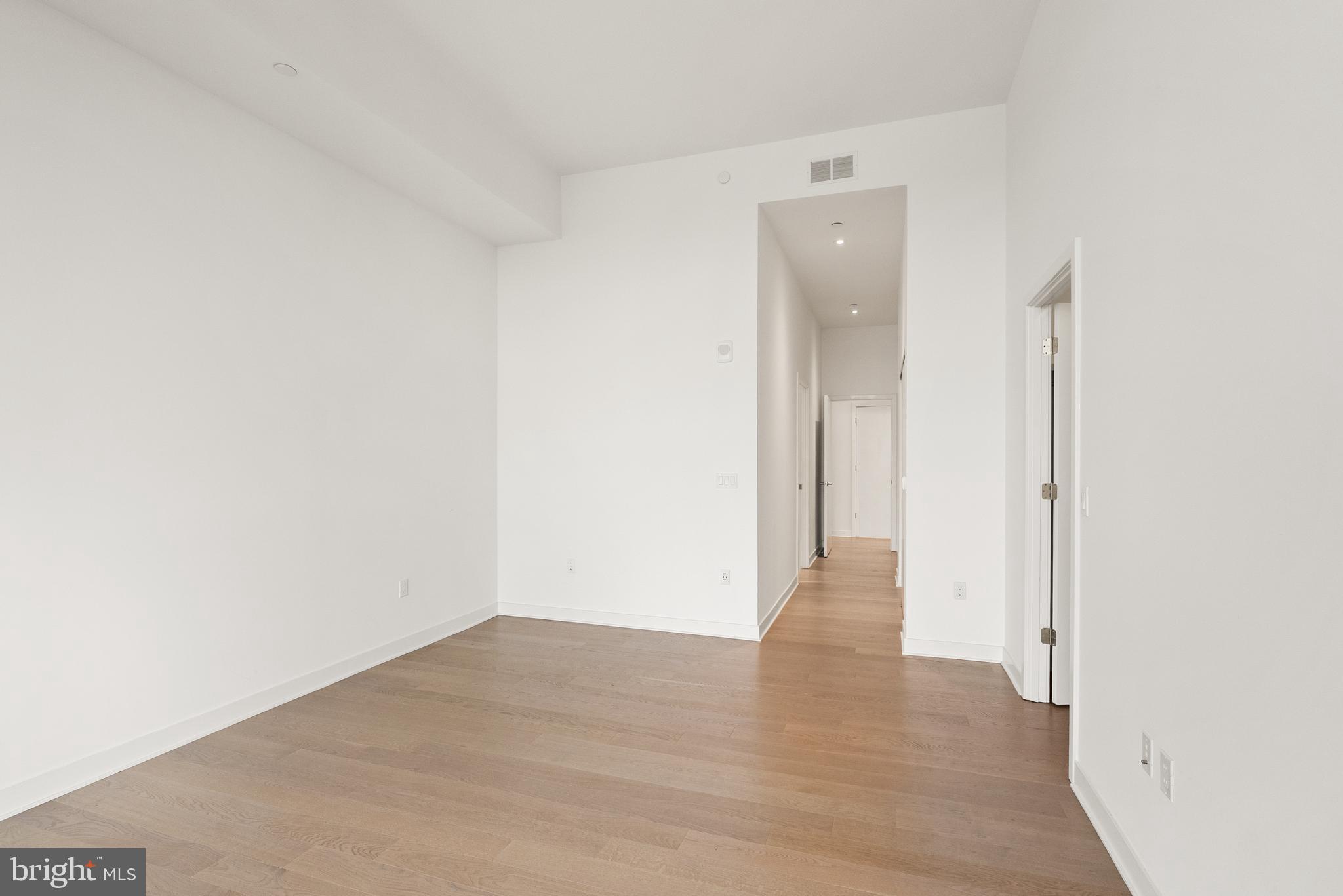 THE VERSE CONDO - Residential Lease