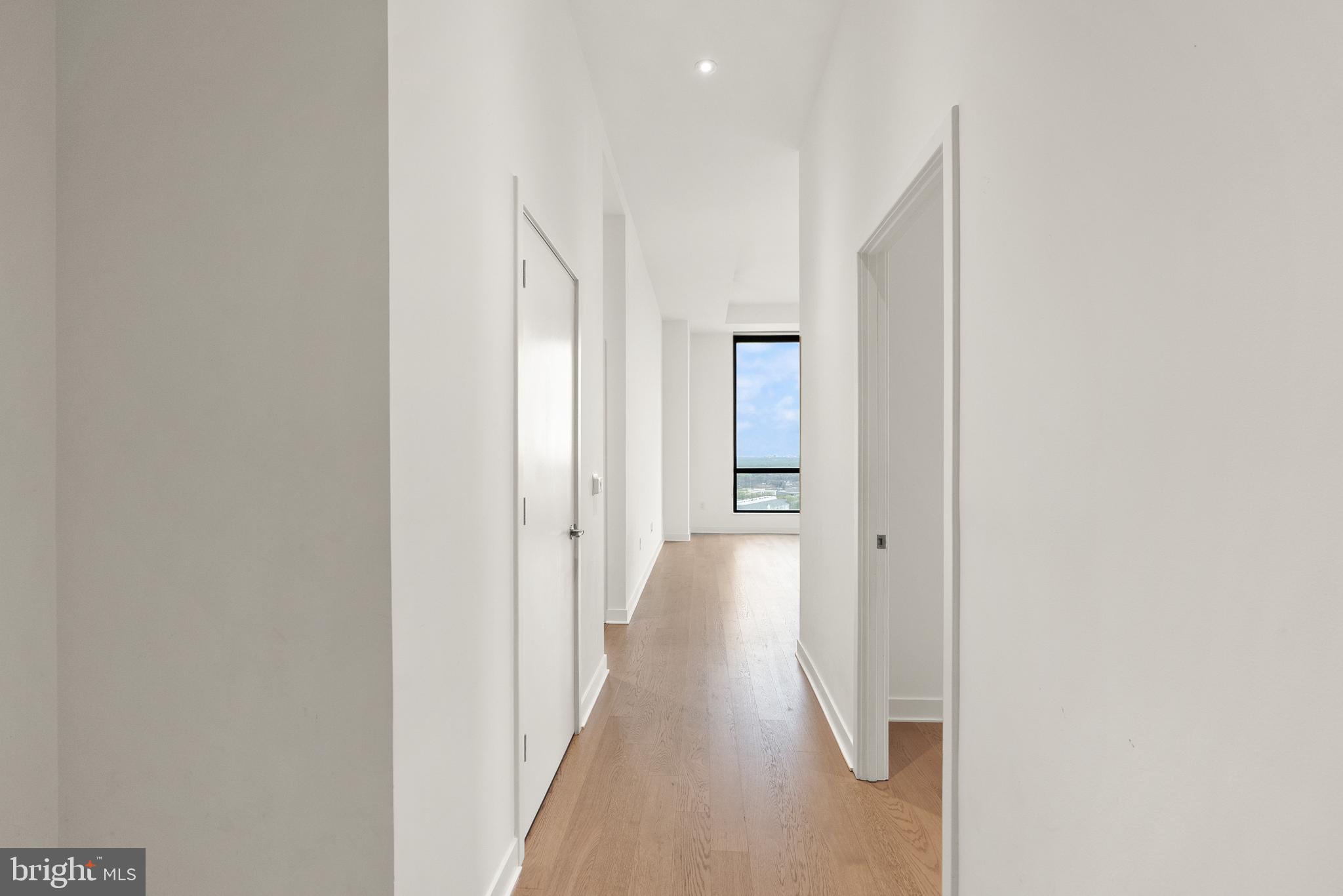 THE VERSE CONDO - Residential Lease