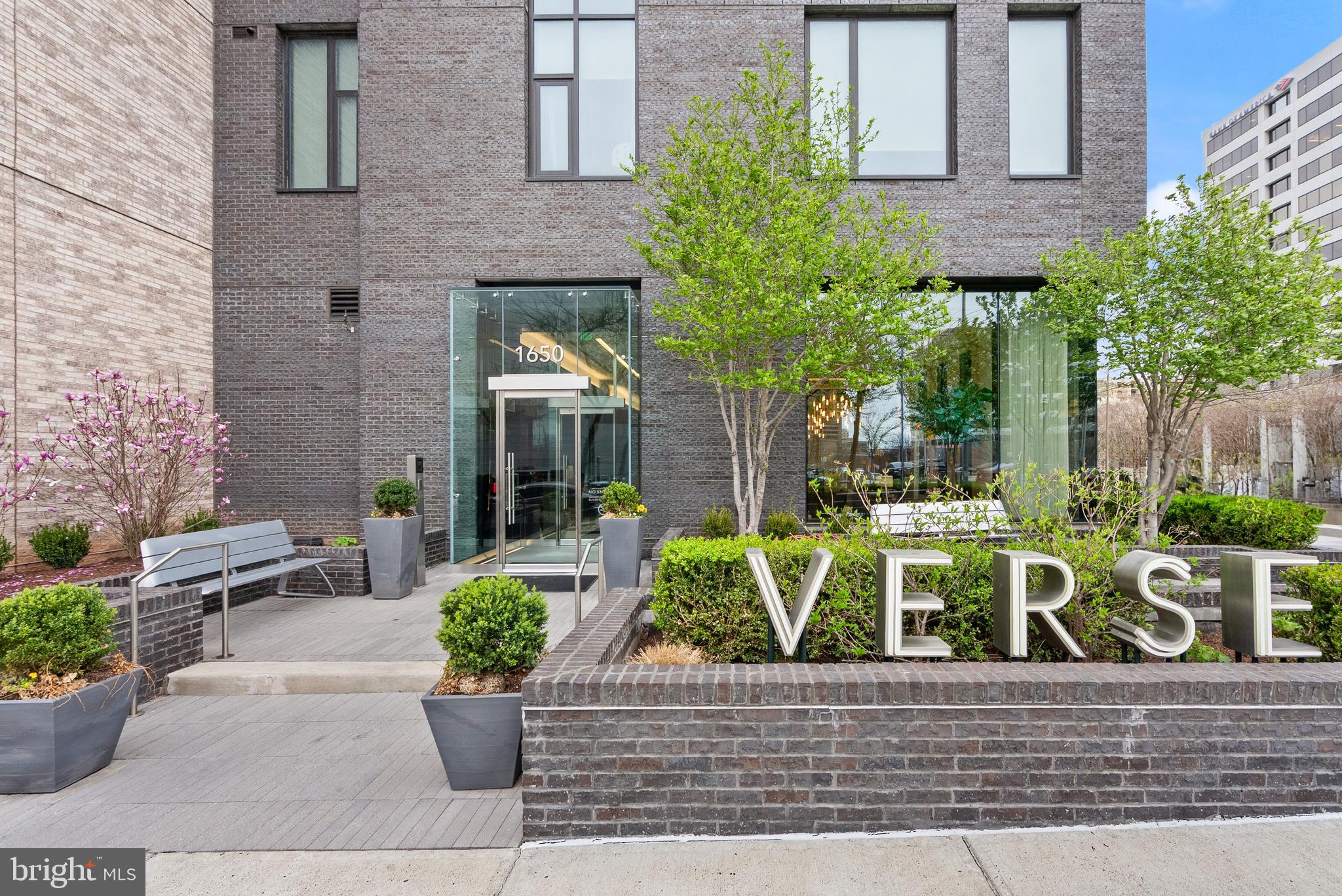 THE VERSE CONDO - Residential Lease