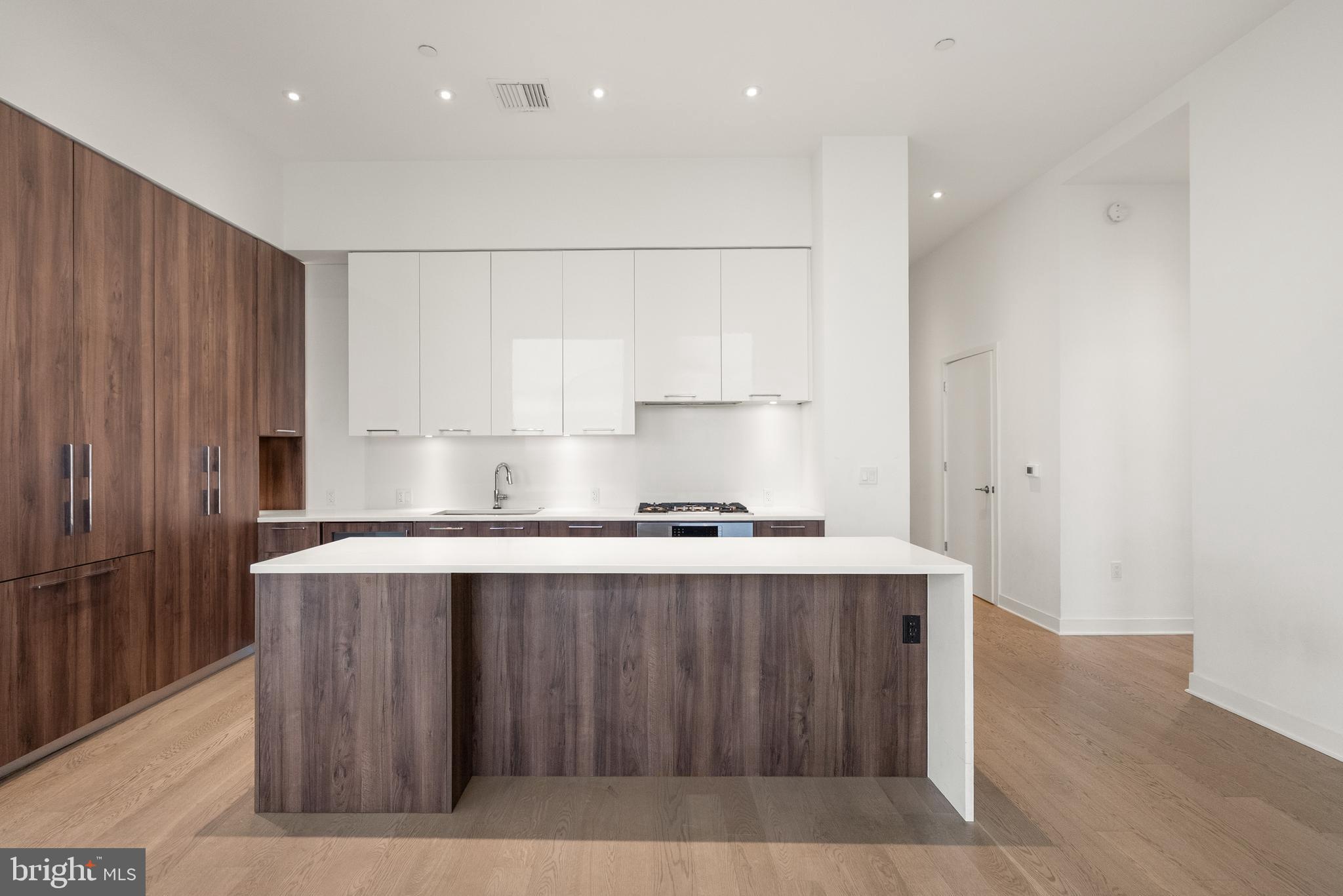 THE VERSE CONDO - Residential Lease