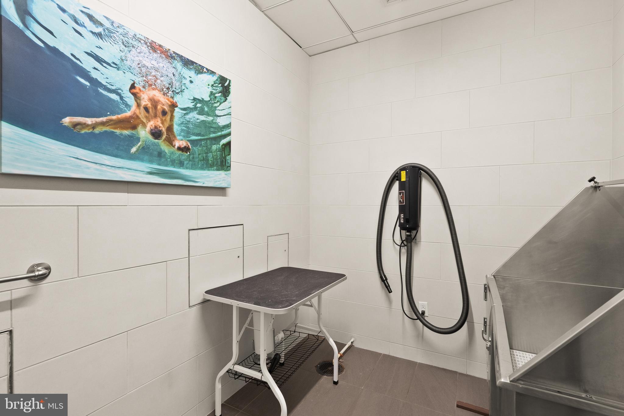 THE VERSE CONDO - Residential Lease