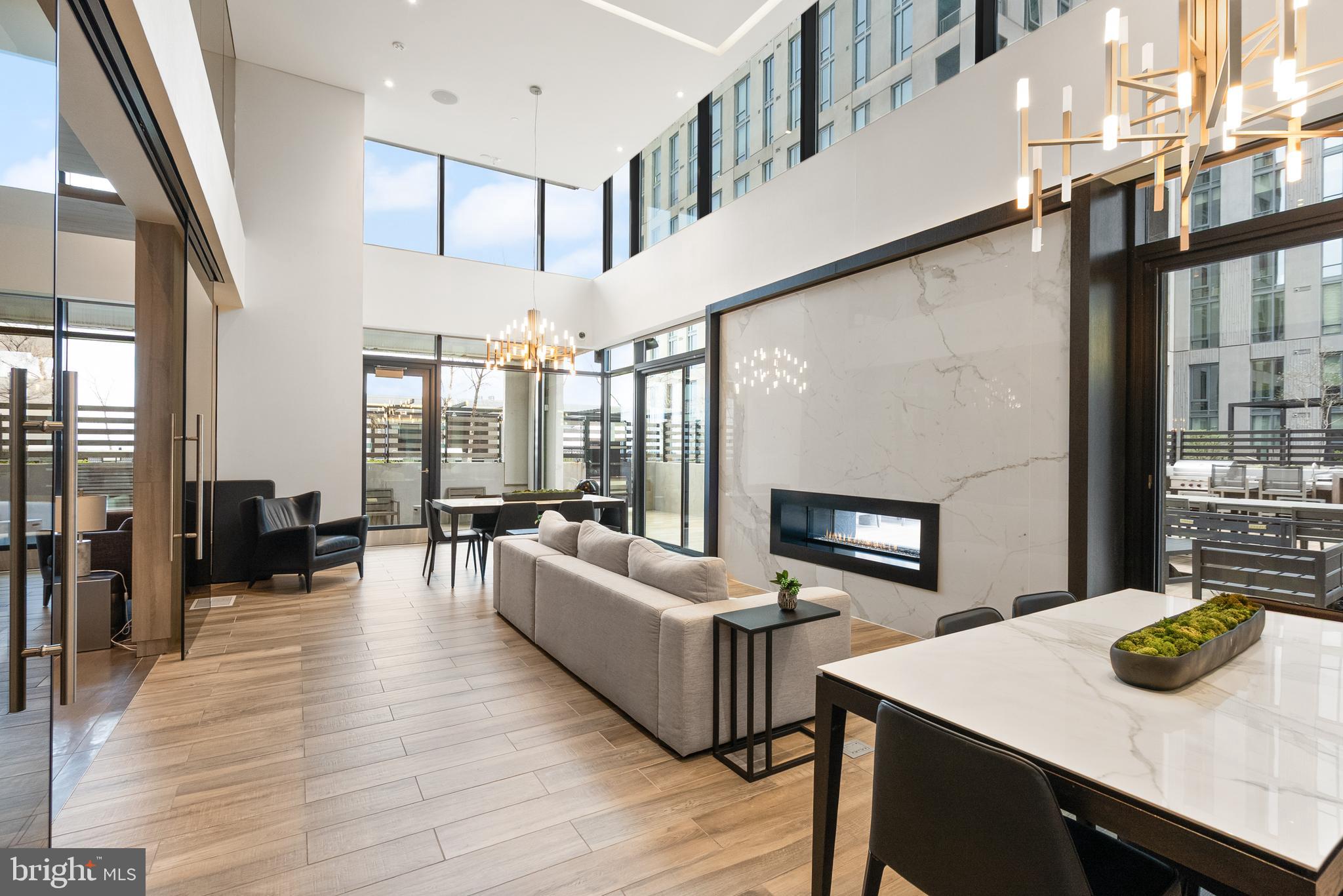 THE VERSE CONDO - Residential Lease