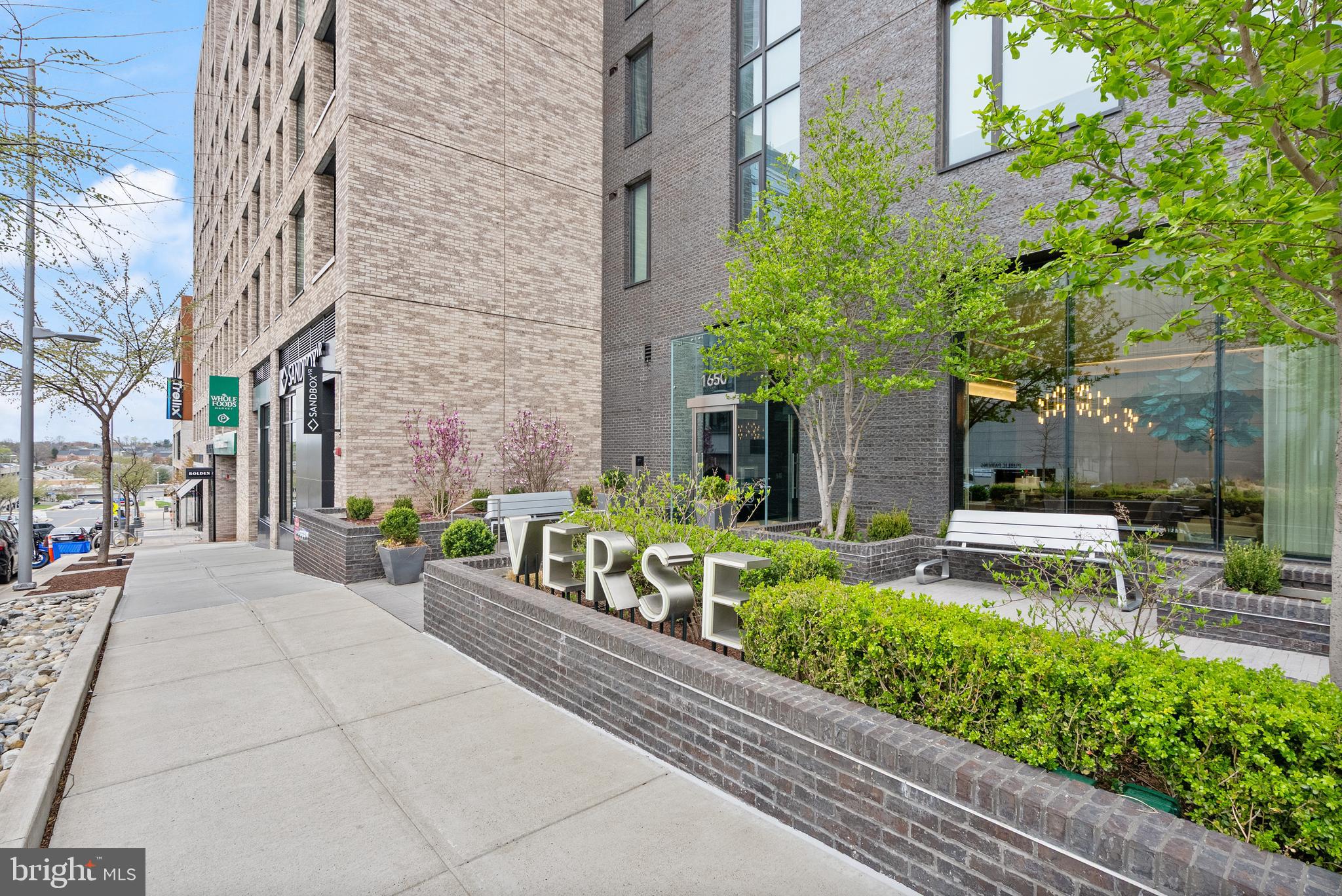 THE VERSE CONDO - Residential Lease