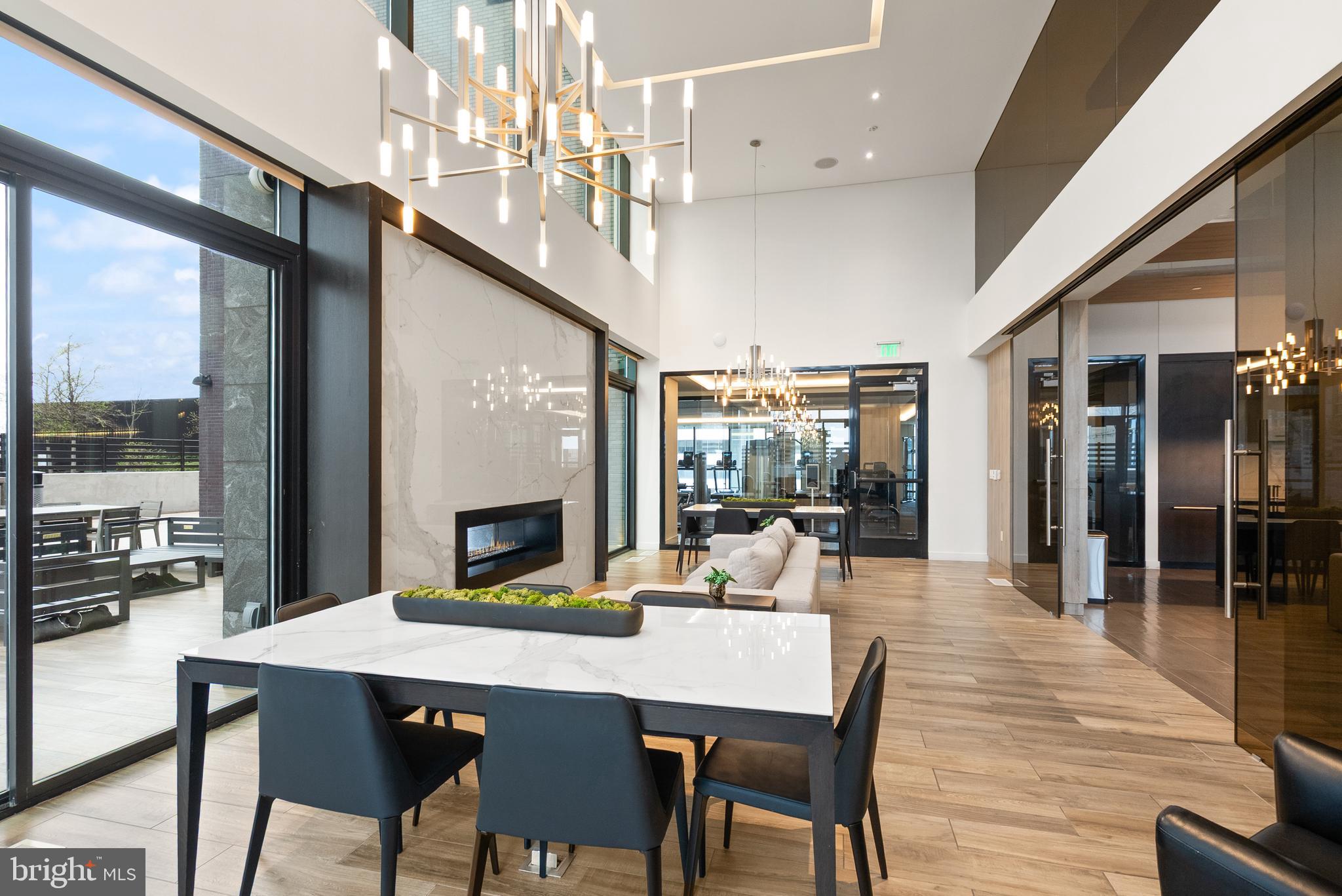 THE VERSE CONDO - Residential Lease