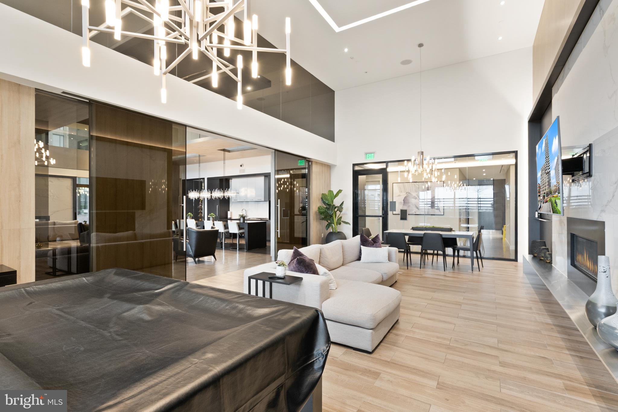 THE VERSE CONDO - Residential Lease