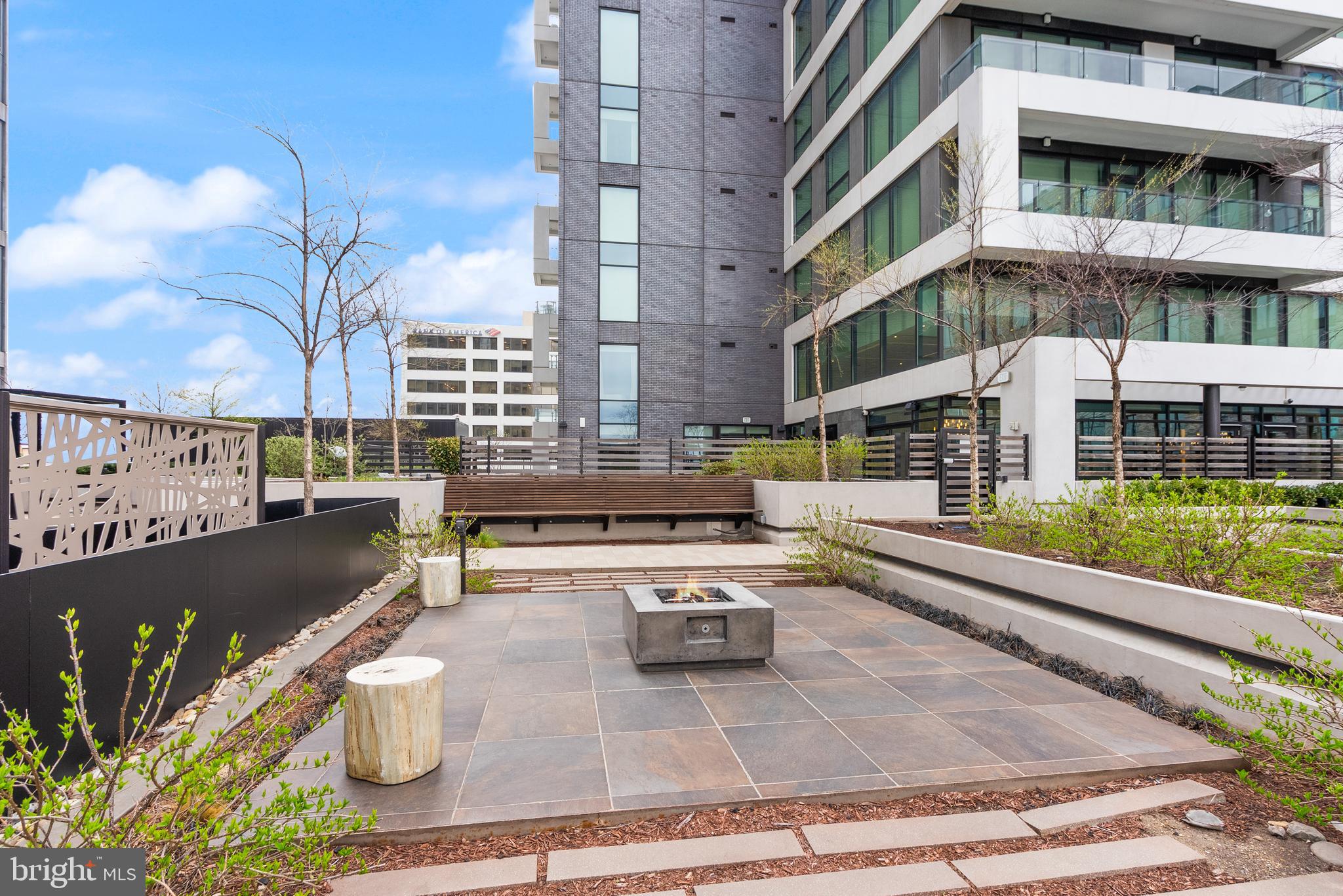 THE VERSE CONDO - Residential Lease