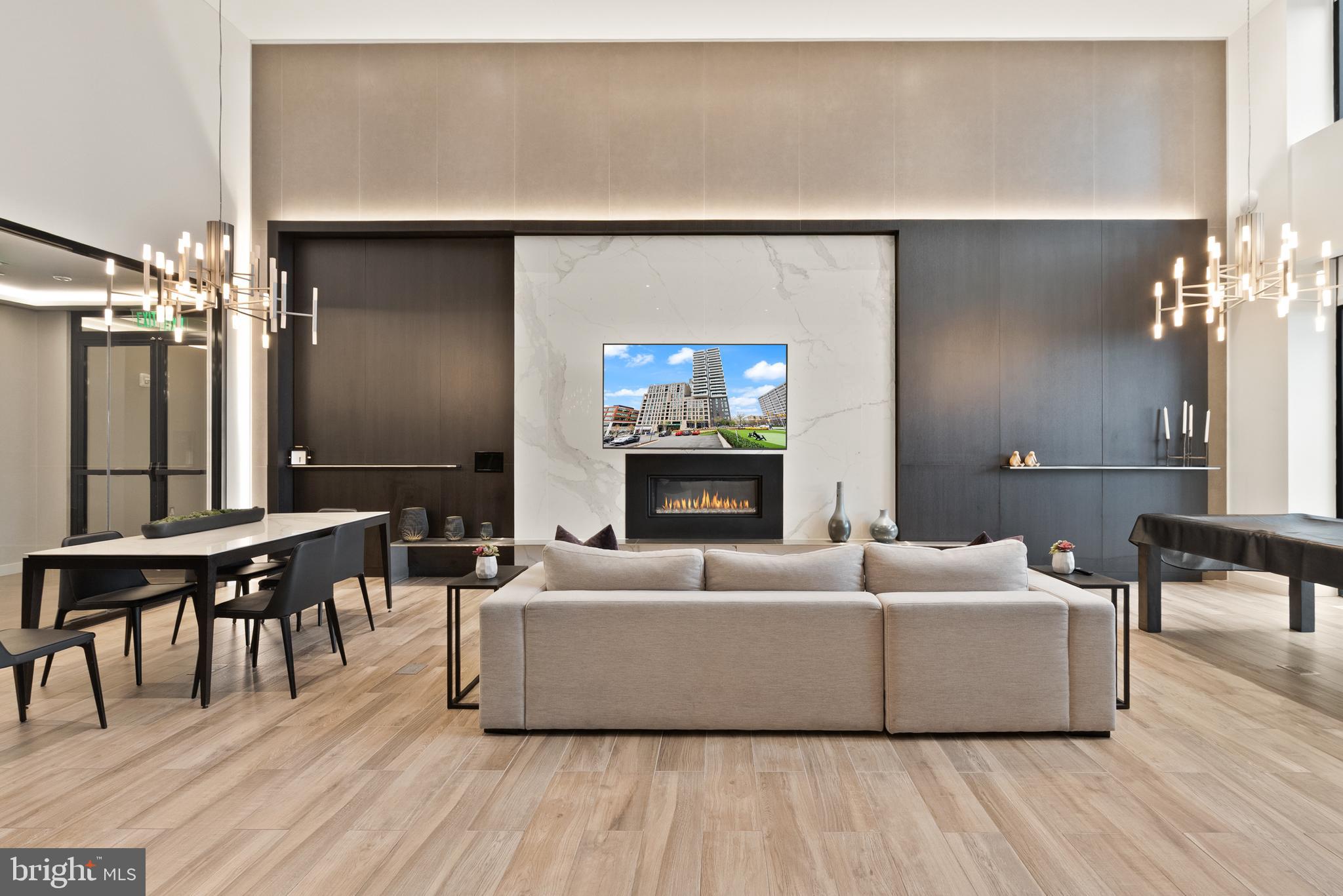 THE VERSE CONDO - Residential Lease