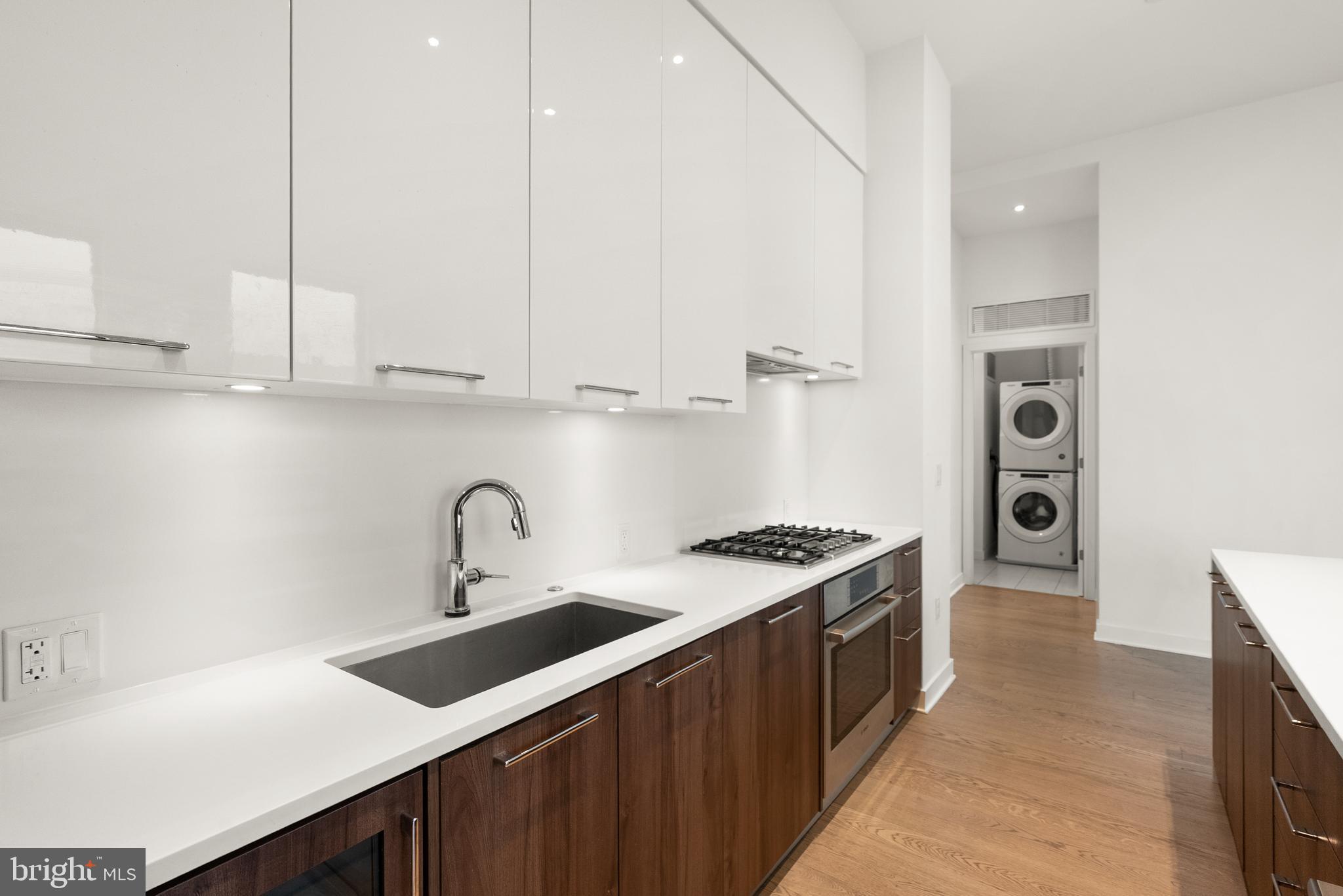 THE VERSE CONDO - Residential Lease