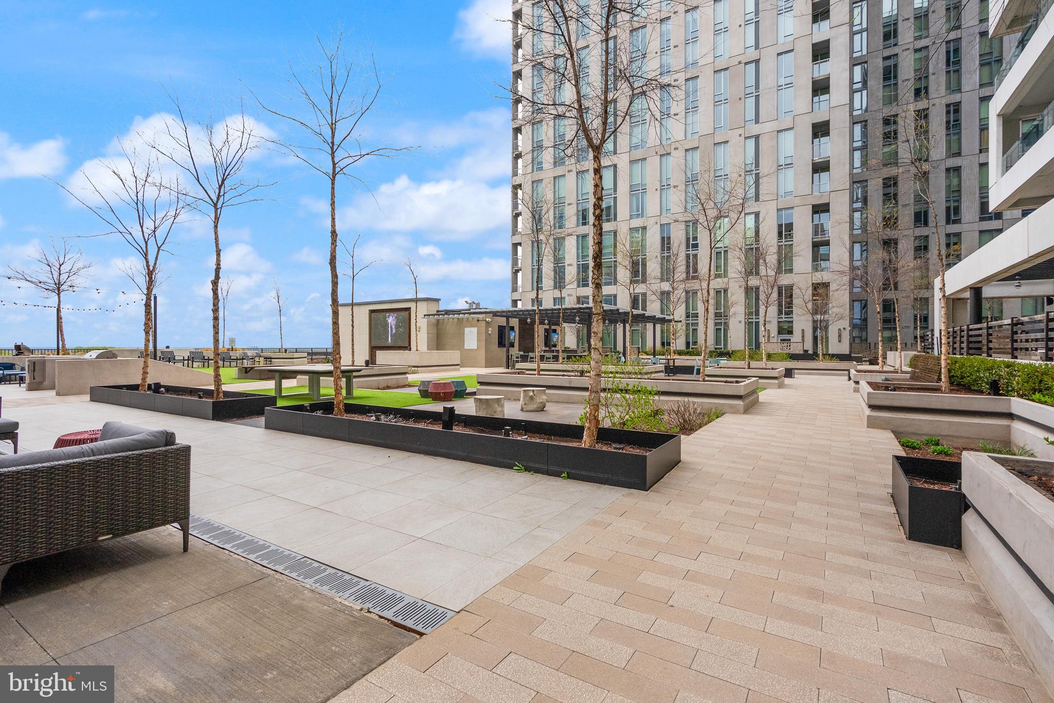 THE VERSE CONDO - Residential Lease