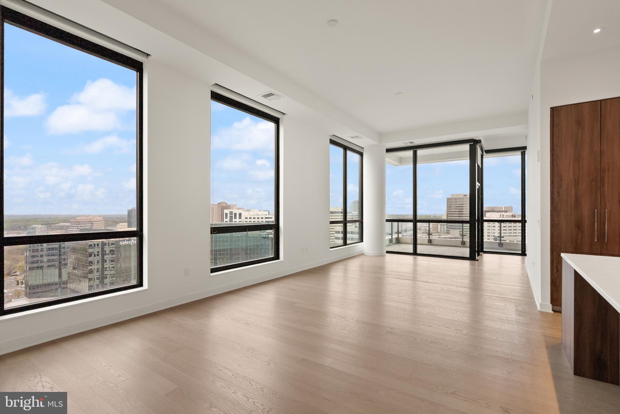 THE VERSE CONDO - Residential Lease