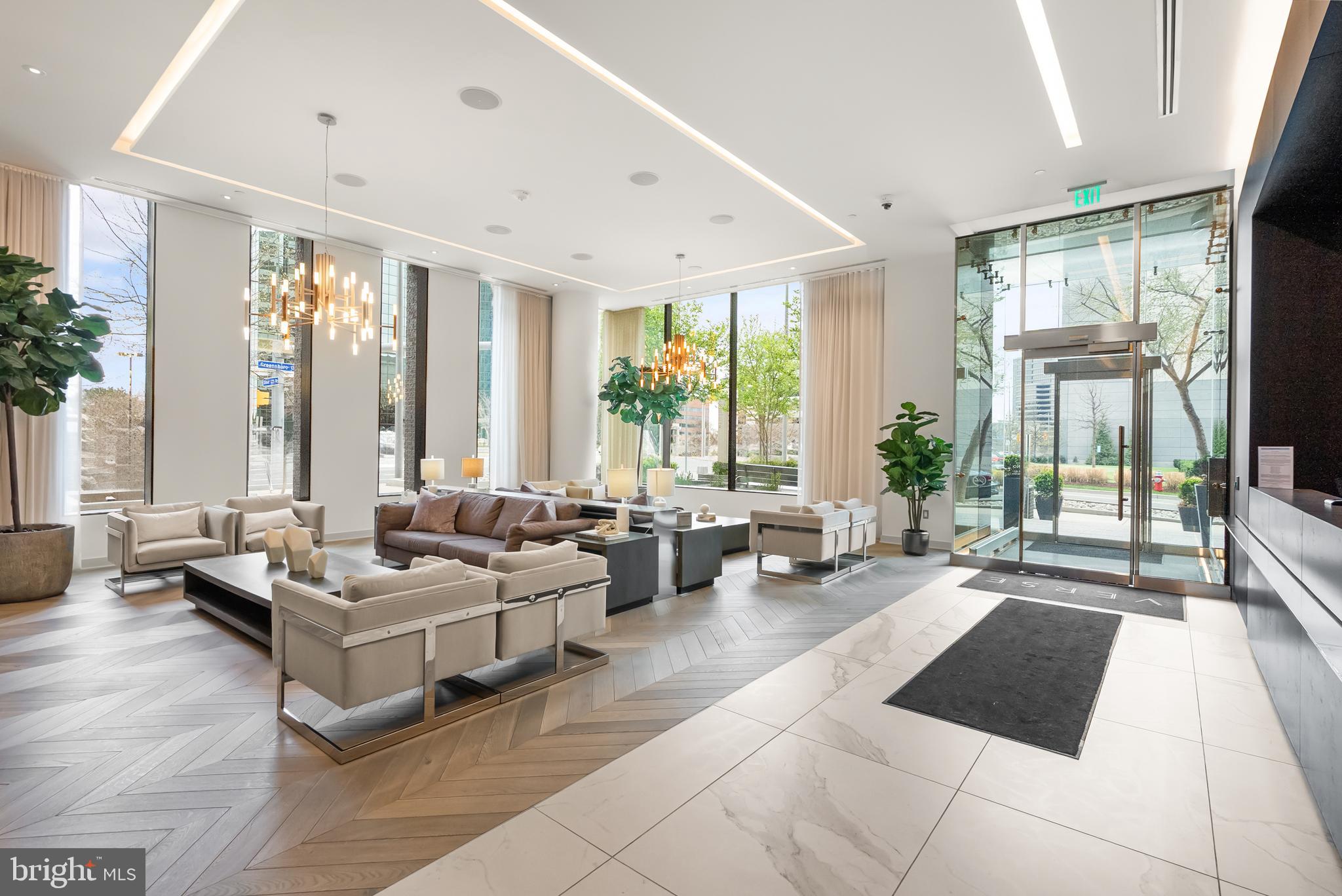 THE VERSE CONDO - Residential Lease