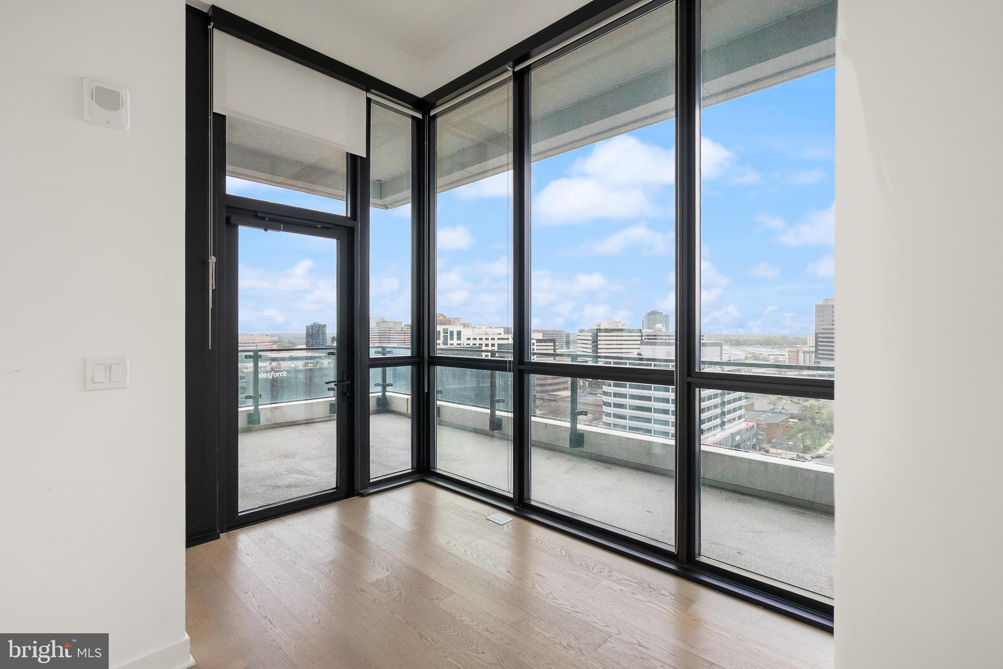 THE VERSE CONDO - Residential Lease