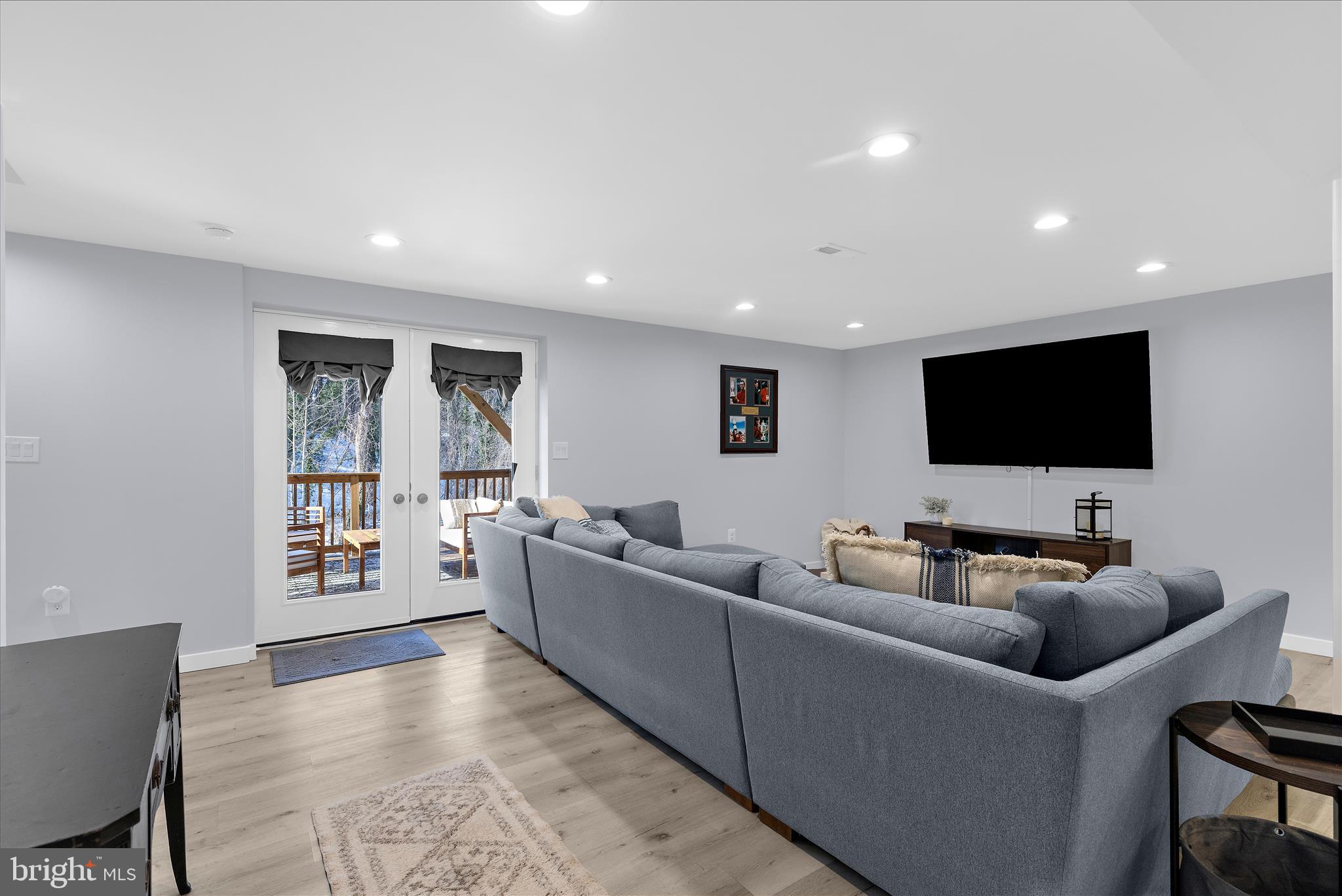 LANDHAVEN - Residential