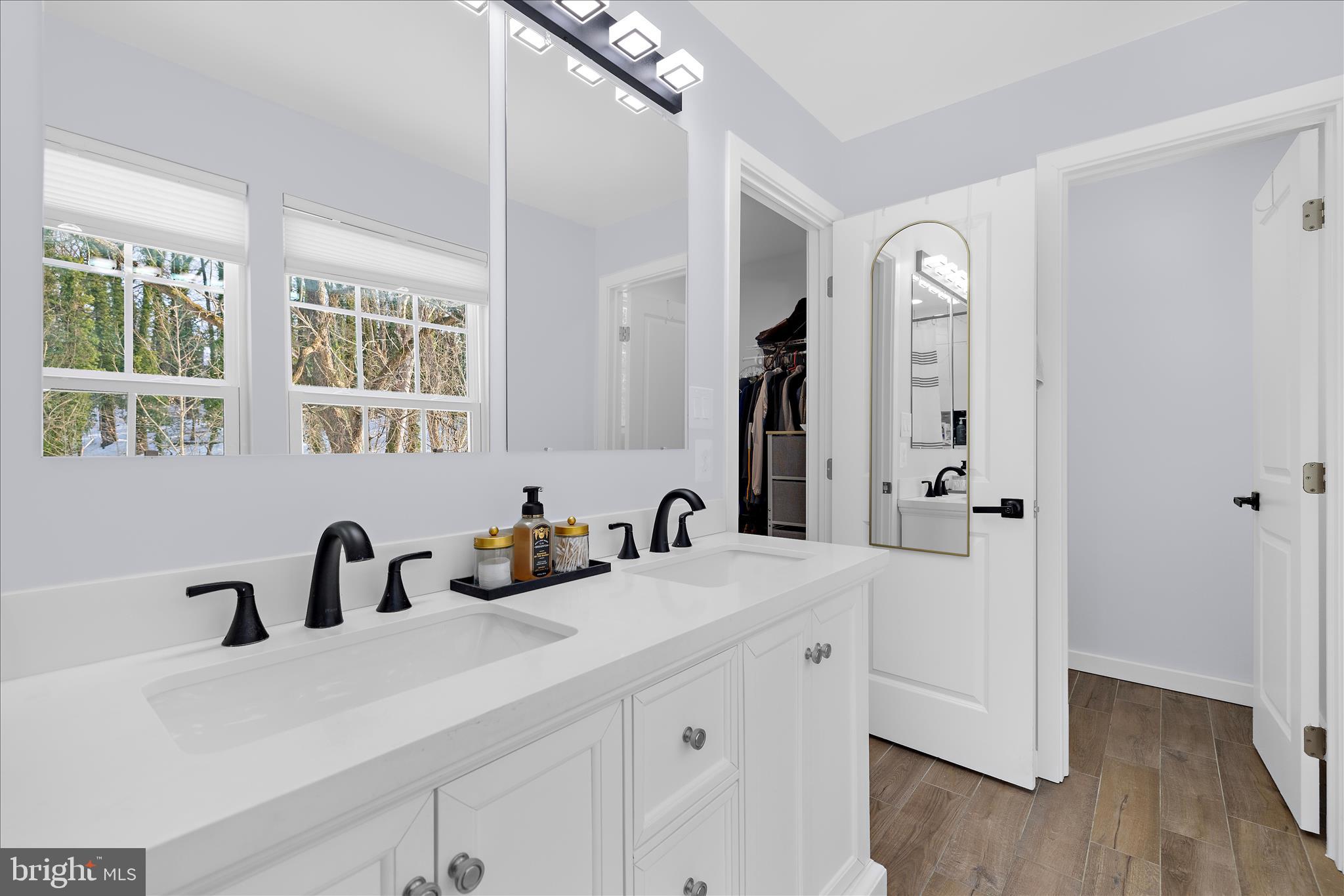 LANDHAVEN - Residential