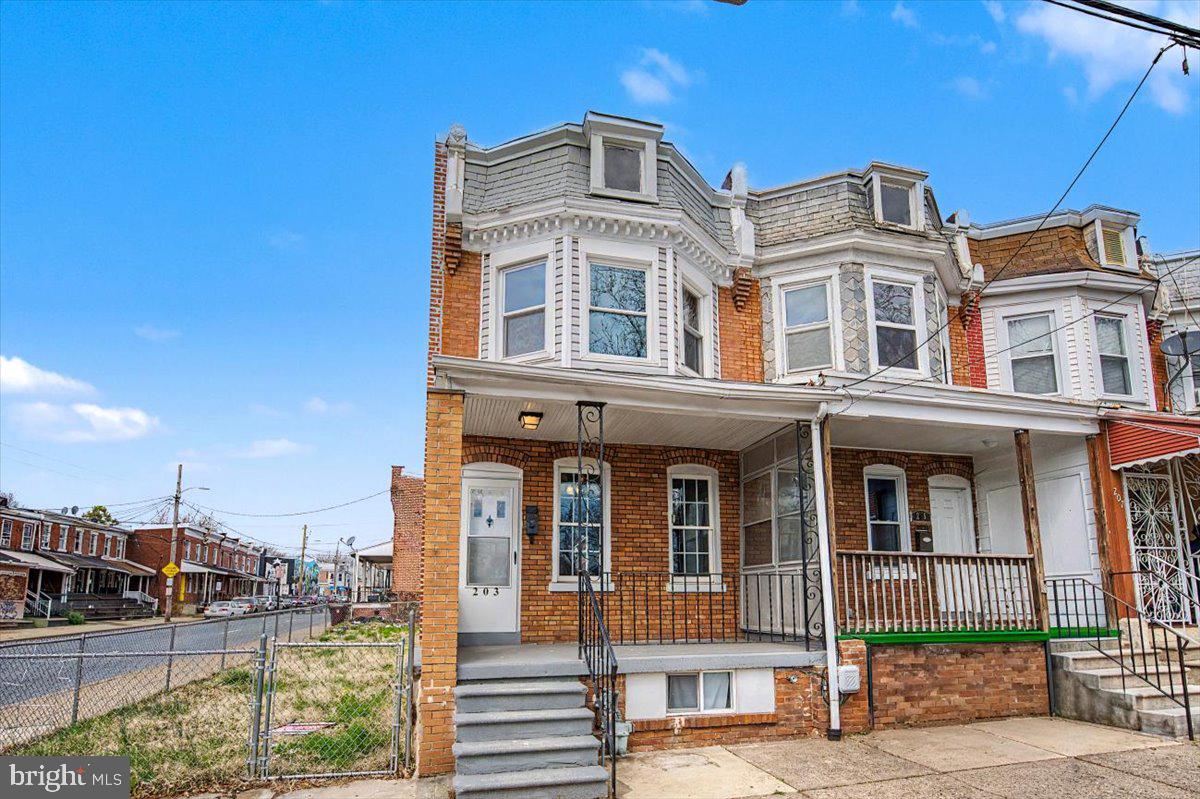 203 N DUPONT STREET