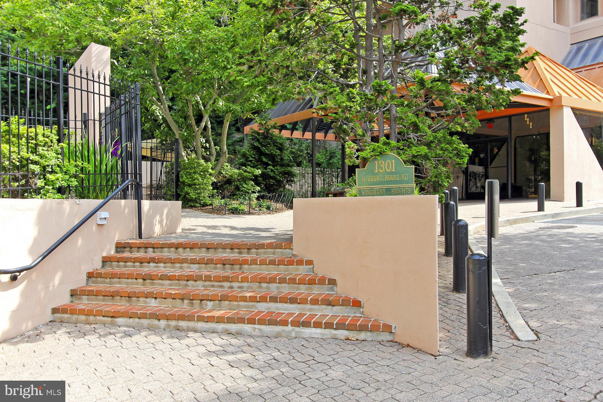 1301 N COURTHOUSE RD 1503