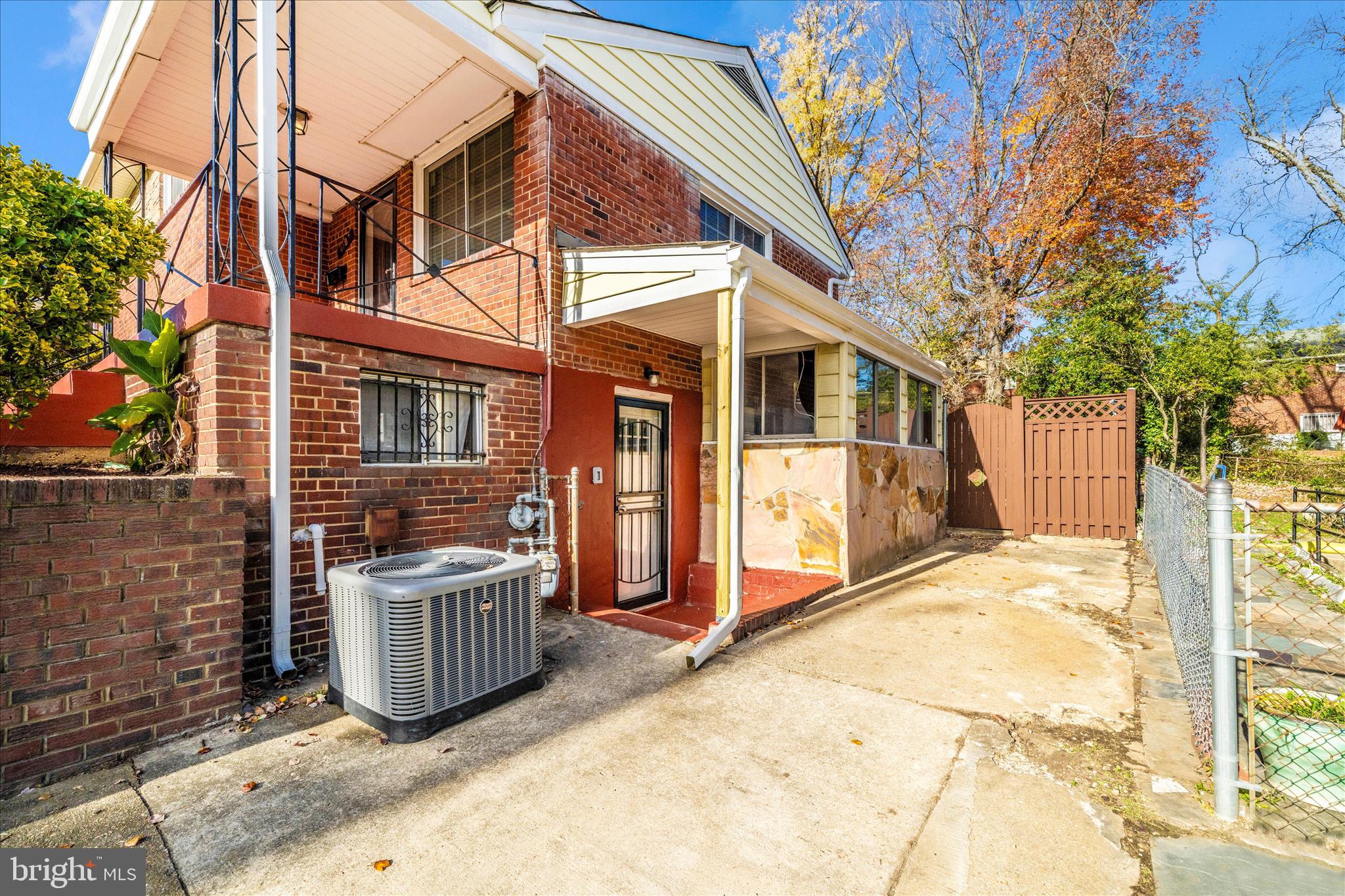 ROLLING RIDGE - Residential