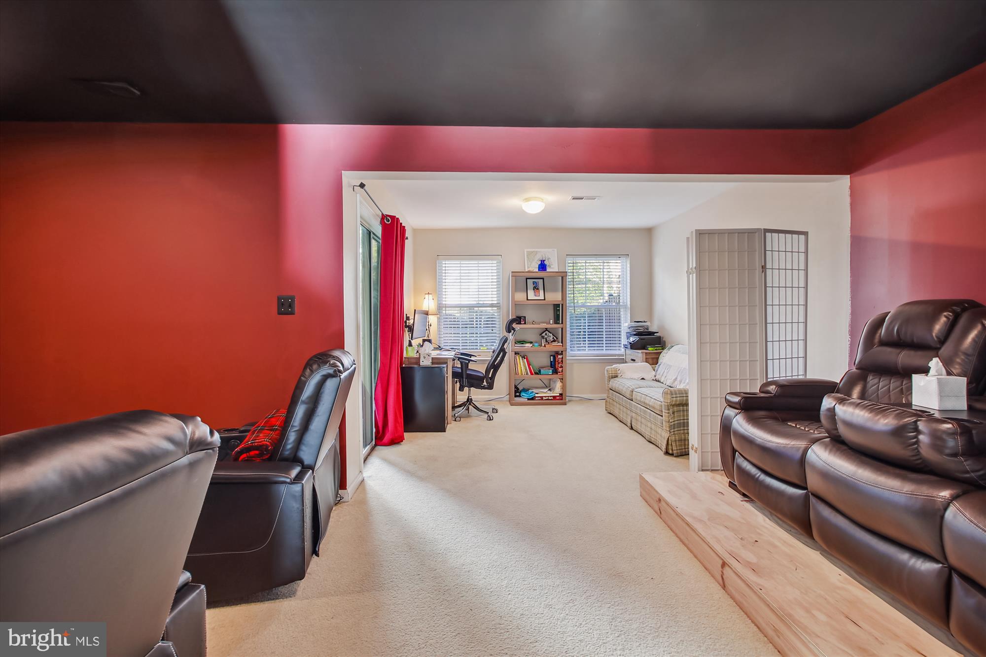 RIVER OAKS - Residential