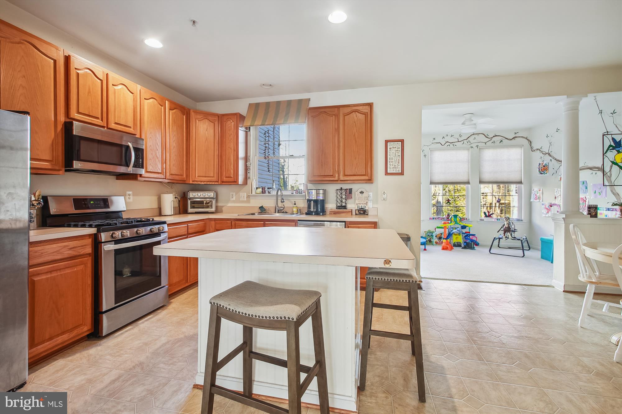 RIVER OAKS - Residential