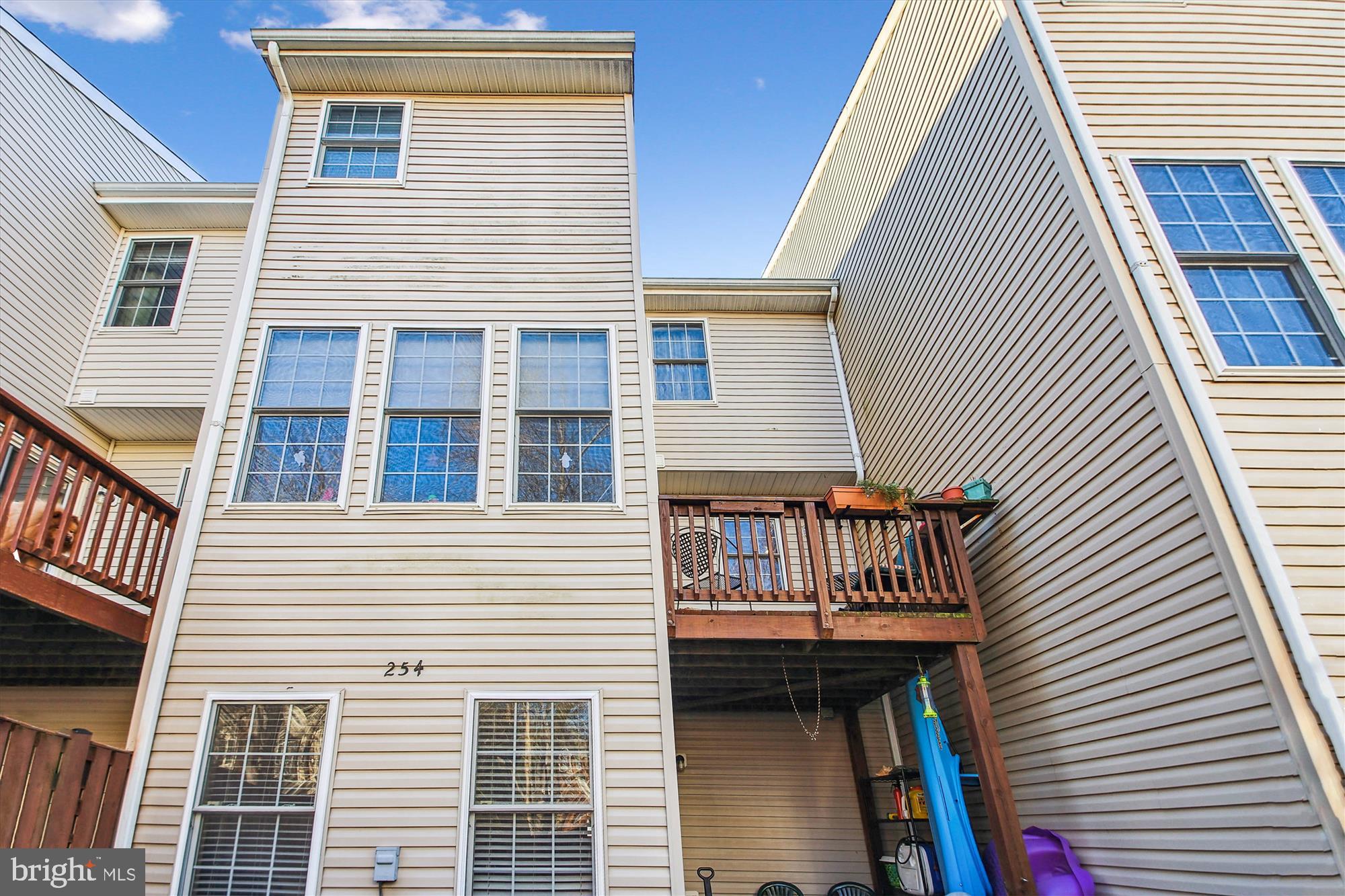 RIVER OAKS - Residential