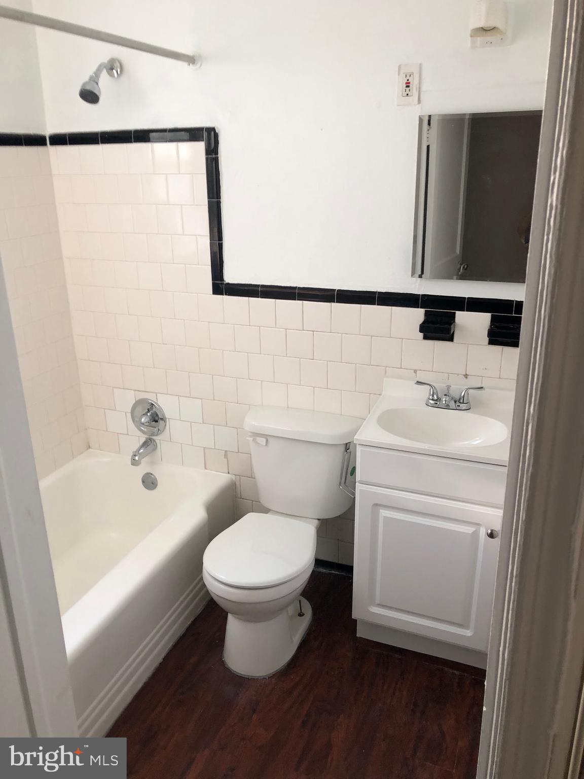 GLEN OAKS - Residential Income