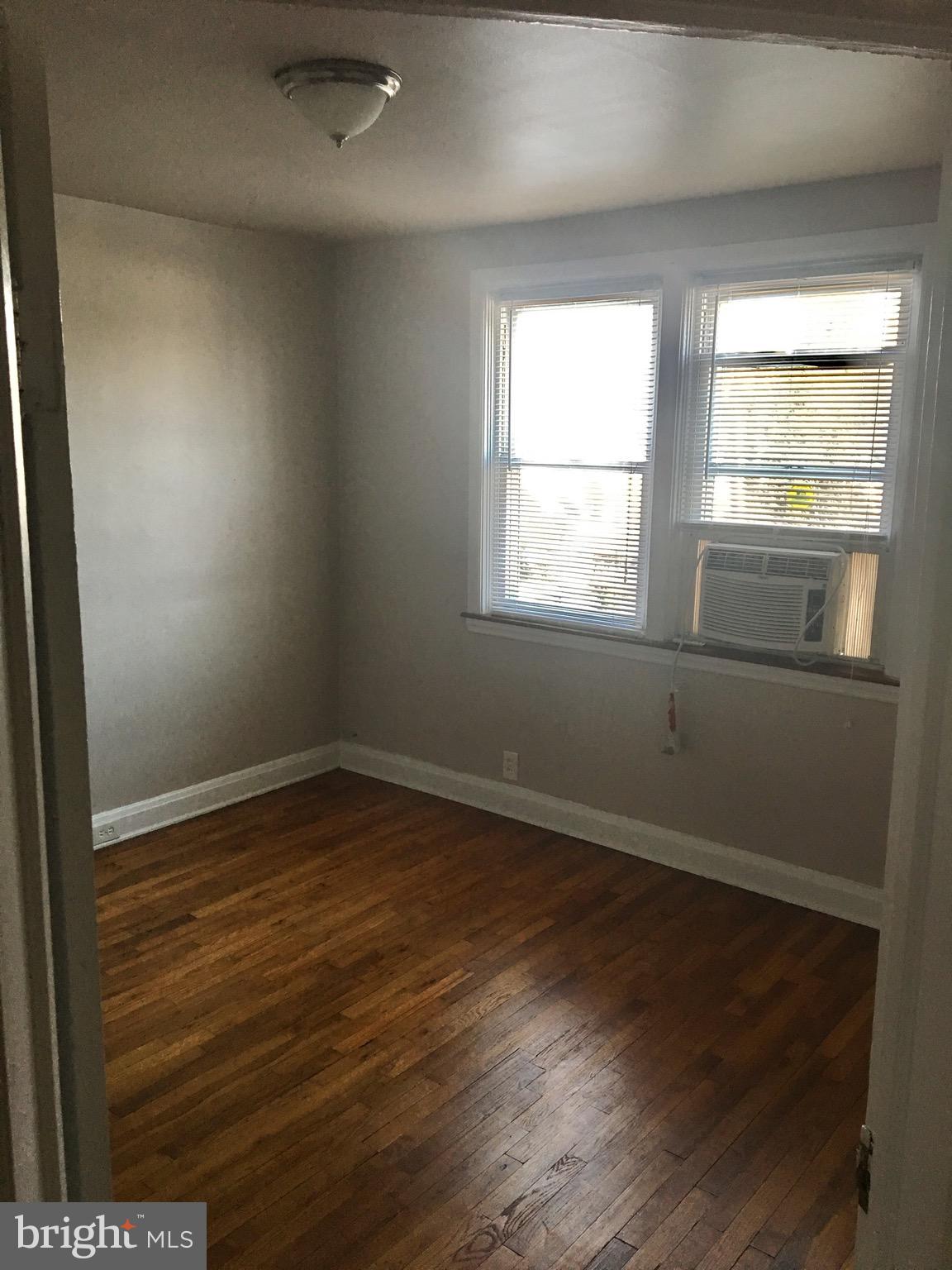 GLEN OAKS - Residential Income