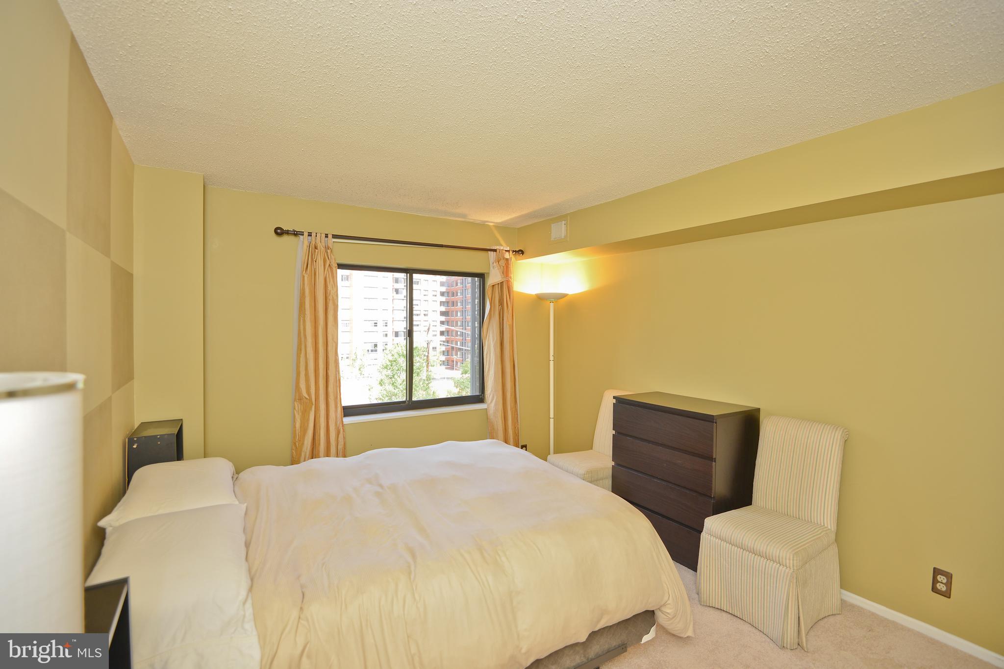 ROSSLYN - Residential Lease