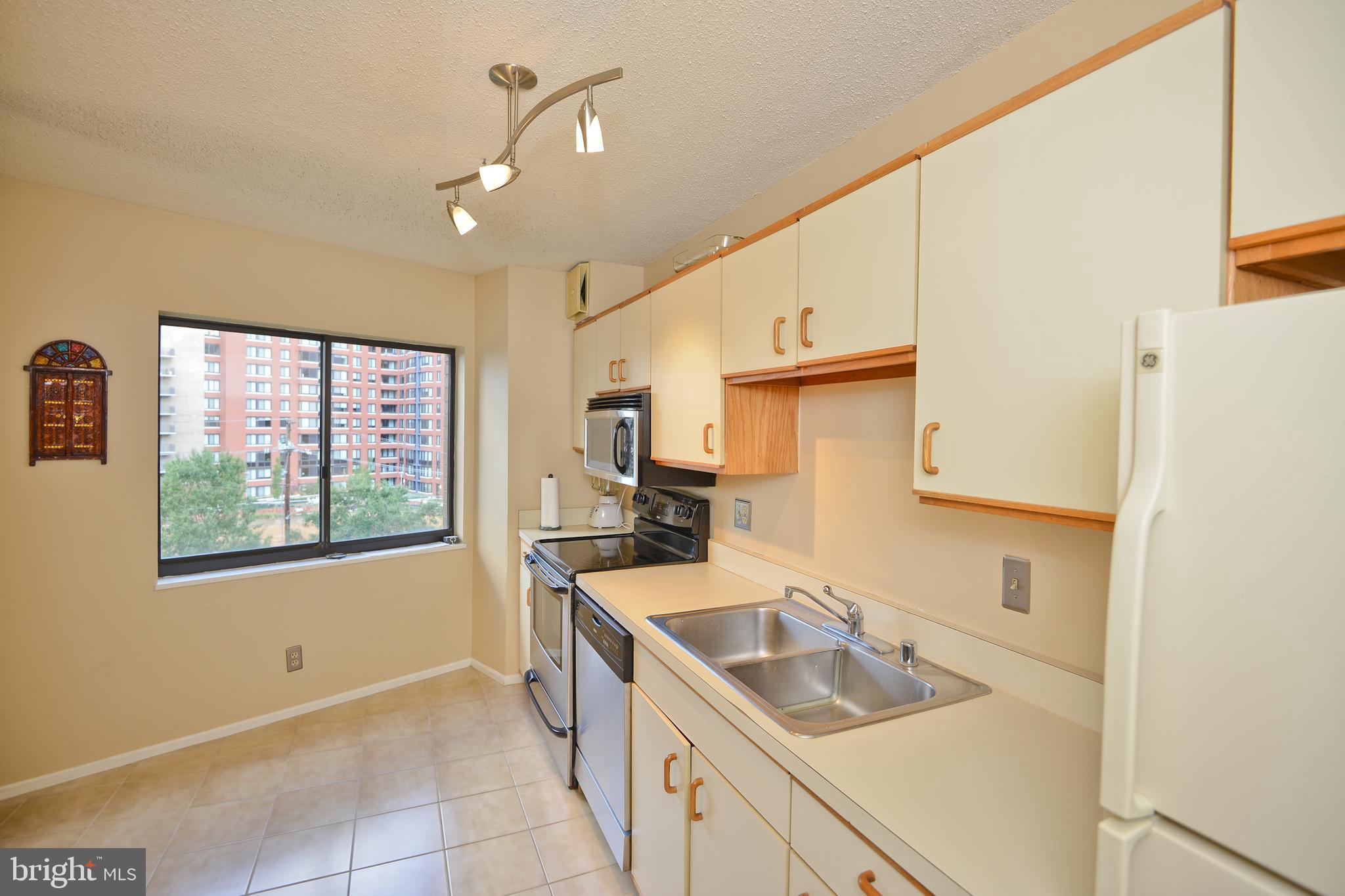 ROSSLYN - Residential Lease