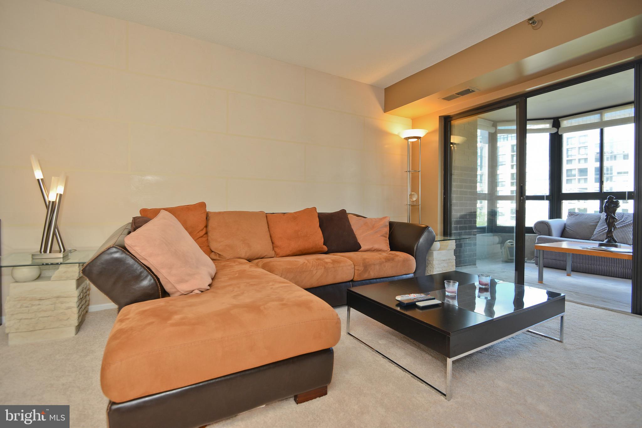 ROSSLYN - Residential Lease