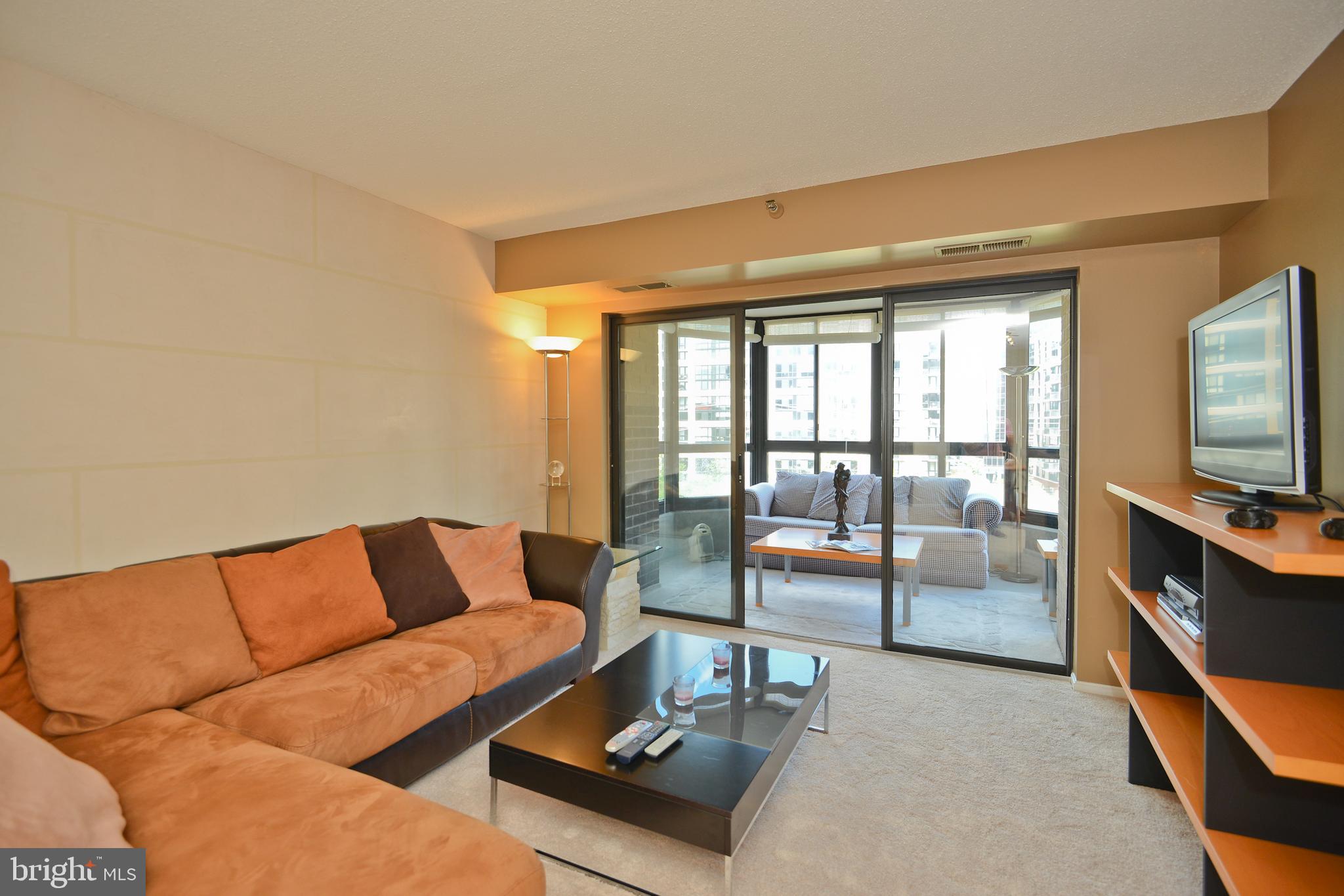 ROSSLYN - Residential Lease