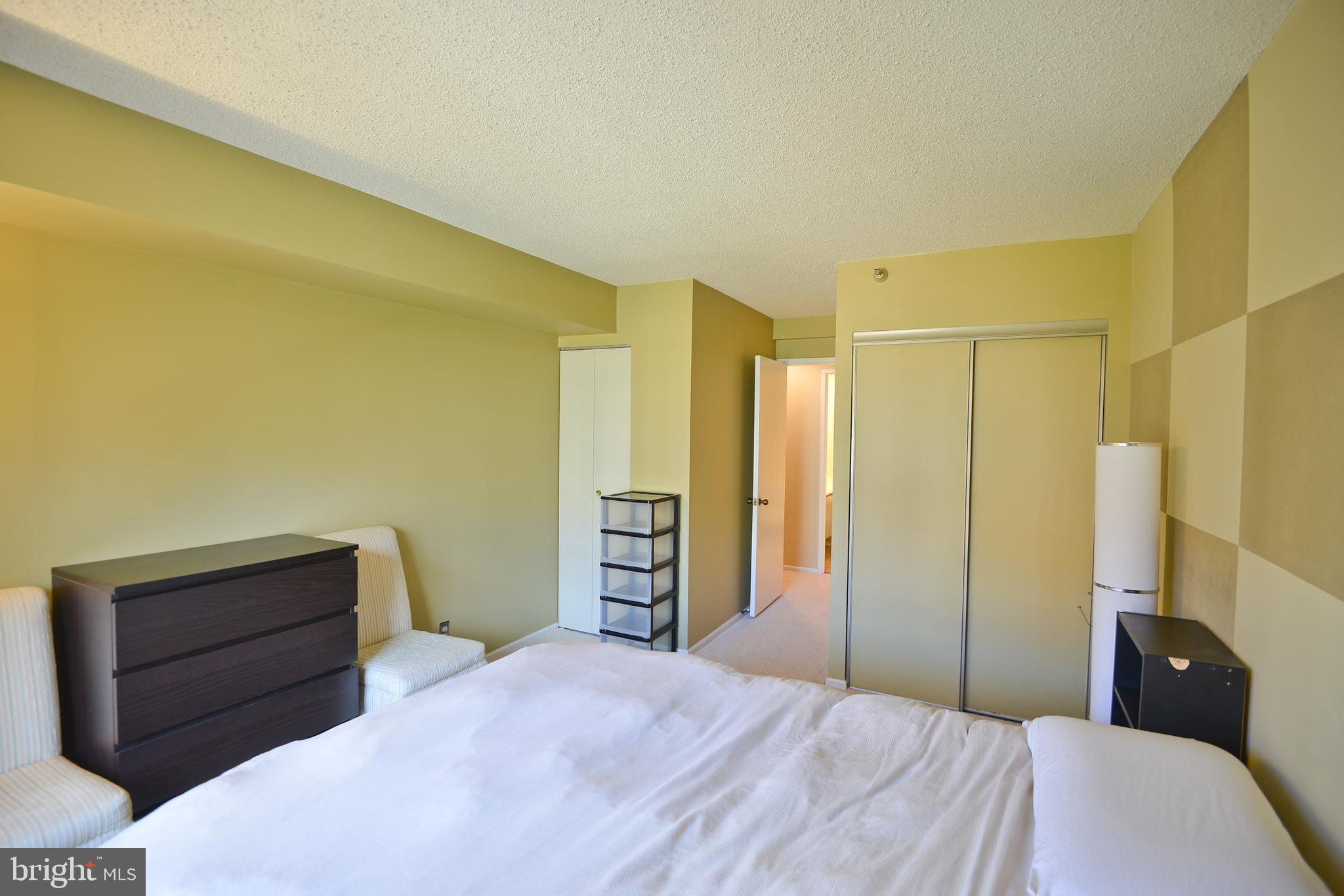 ROSSLYN - Residential Lease