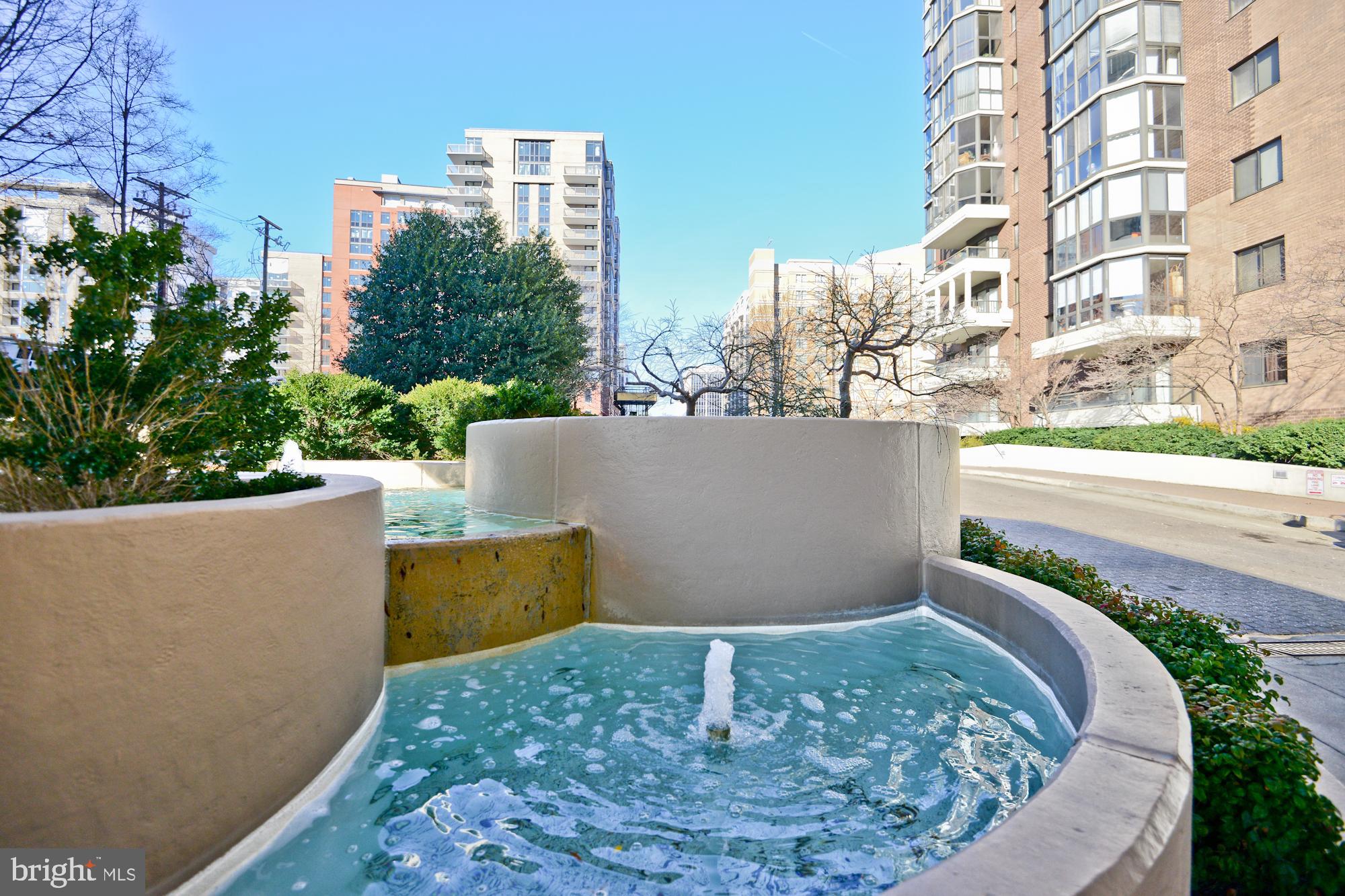 ROSSLYN - Residential Lease