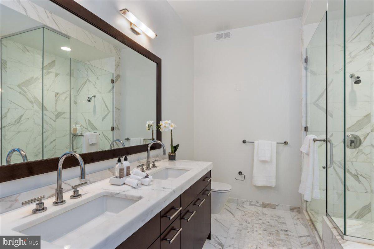 CENTER CITY - Residential