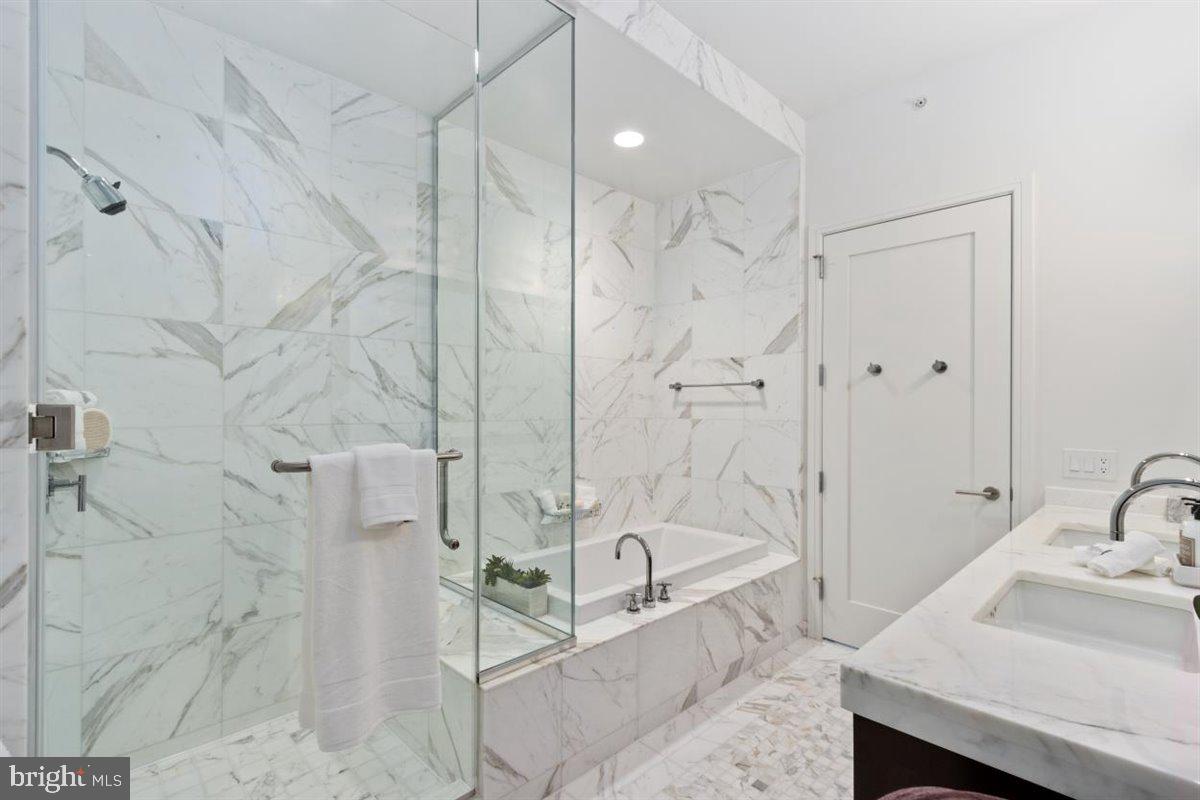 CENTER CITY - Residential