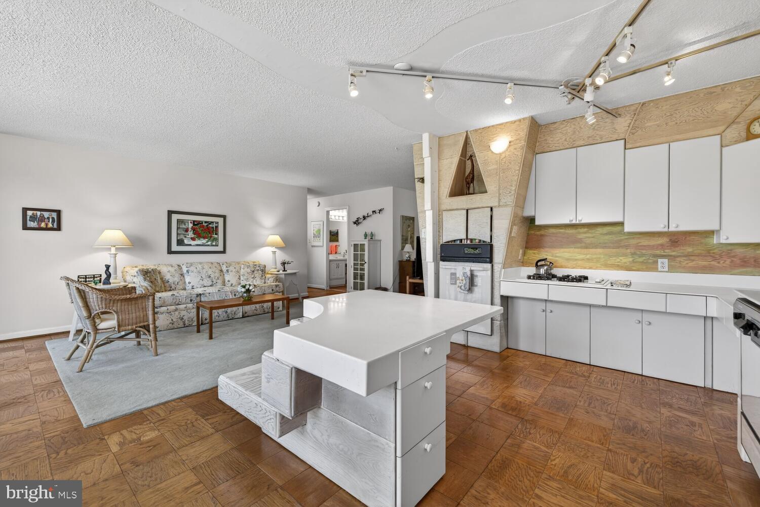 2100 WASHINGTON AVENUE 6-A