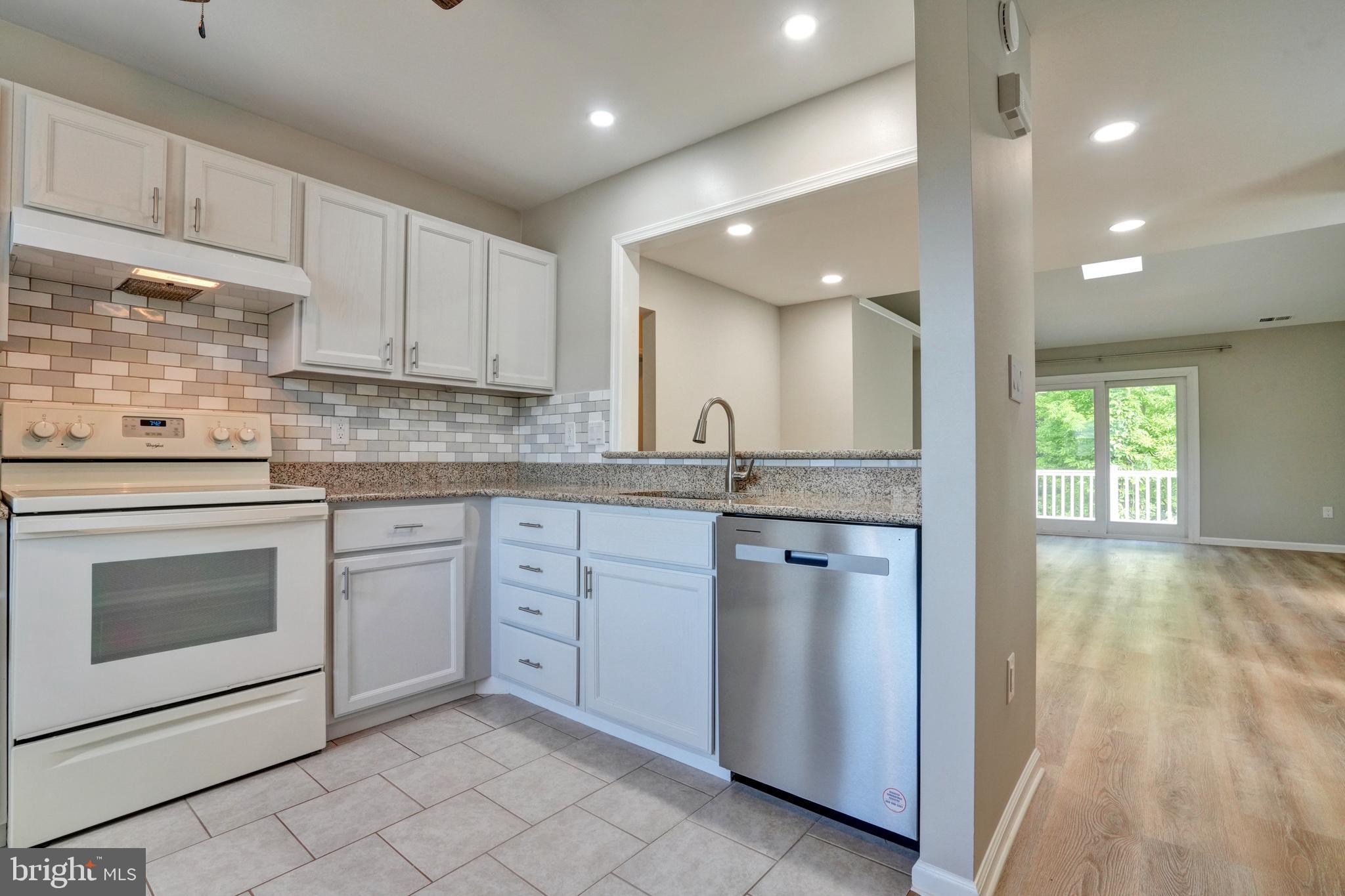 1732 ROSEWOOD COURT