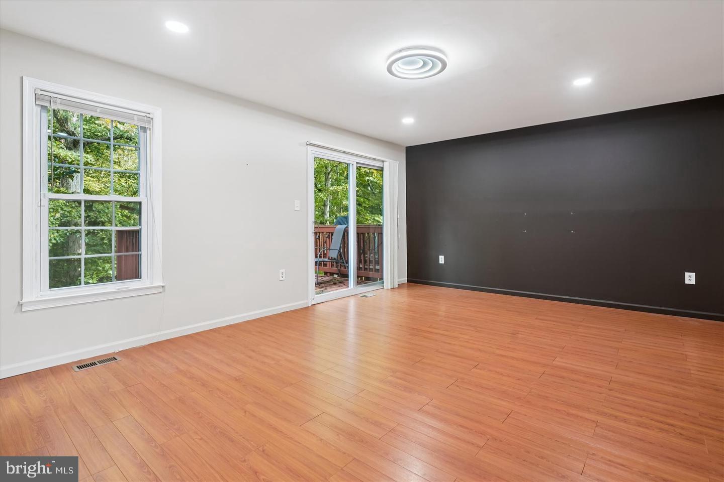 LAKE RIDGE - Residential Lease