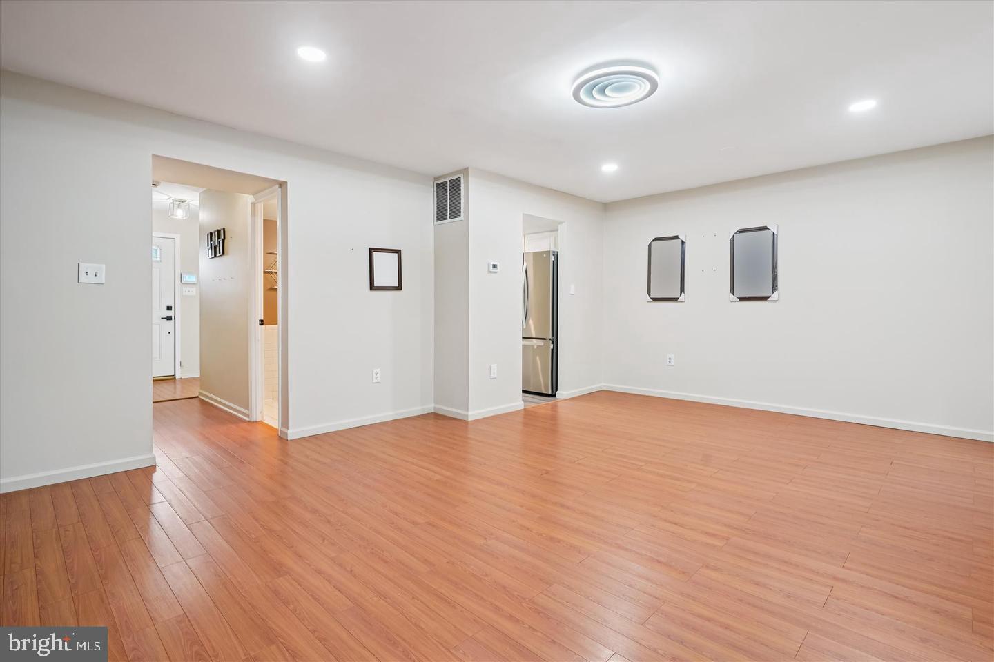 LAKE RIDGE - Residential Lease