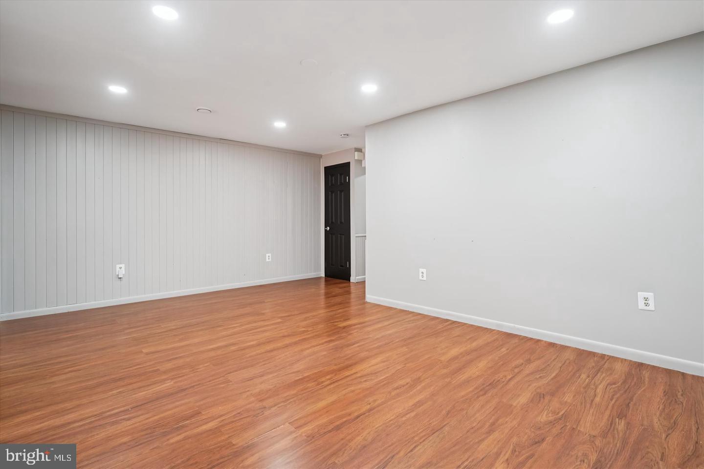 LAKE RIDGE - Residential Lease