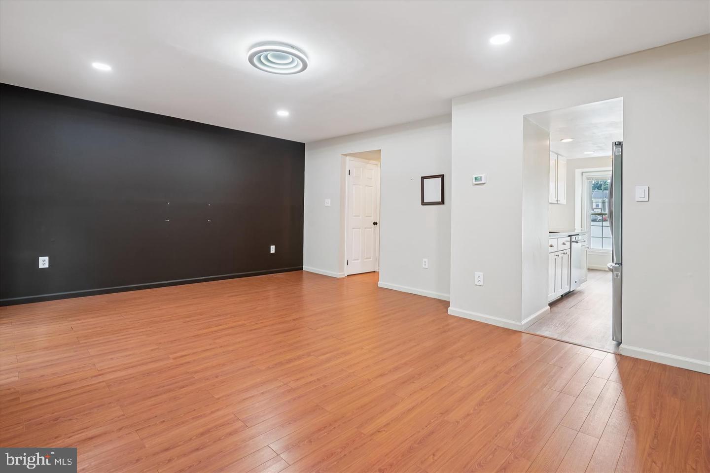 LAKE RIDGE - Residential Lease