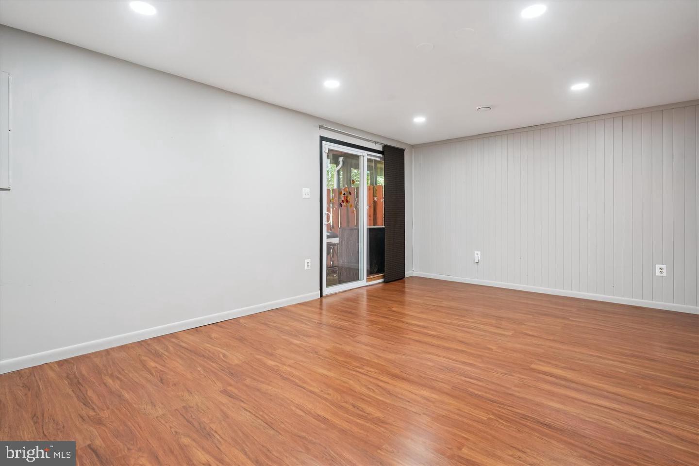 LAKE RIDGE - Residential Lease