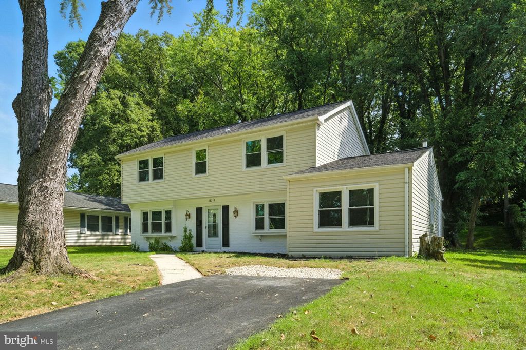 Photo of 12319 Tilbury Lane, BOWIE, MD 20715 (MLS # MDPG2165810)