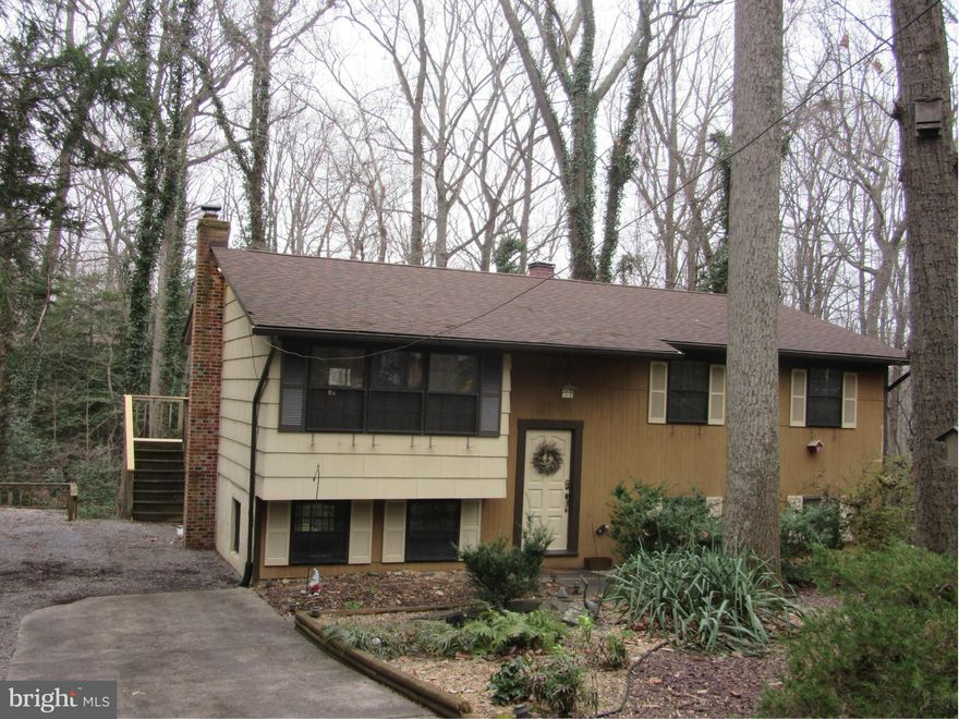 4BD, 2BA split foyer single family home in Arden on the Severn. Built in 1972, 1064sf living area plus 700+sf finished basement on 1/3 acre wooded lot. 2 decks and a patio with low maintenance landscaping and pond.Open living and dining rooms with oak hardwood floors. Bright kitchen with ample counter space. Finished basement with wood stove.New oil furnace and central AC in 2010, new roof in 2012