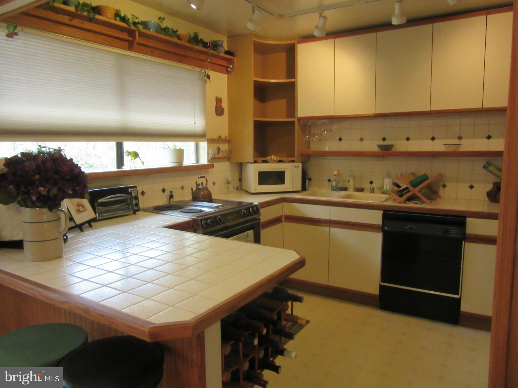 SUNRISE BEACH - Residential