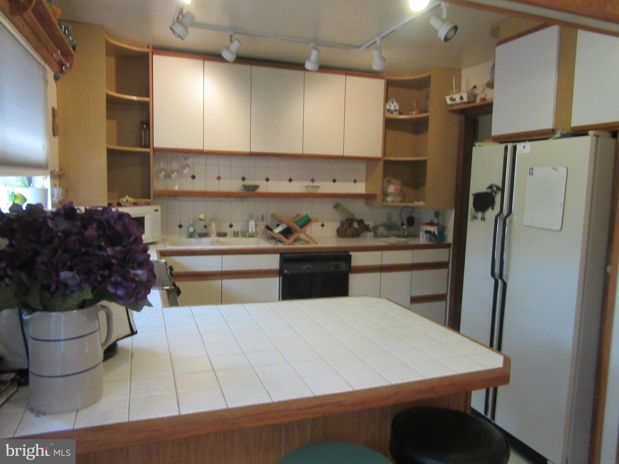 SUNRISE BEACH - Residential