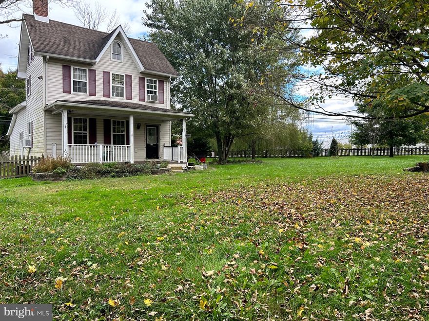 Homes was renovated in approximately 2011, it needs a new owner and some love.  Bring your elbow grease and have instant equity, great opportunity for someone willing to do do some work. 
The main floor is spacious and open, large living room, huge dining room and open modern kitchen.  
the home has a lot of the original trim, banisters and rails, it just looking for someone to bring it back to it original 1900 farm house glory, could be you!  

Huge Yard tons of space to entertain and parking for all your friends  

All the personal property will be removed.

Hurry this one won't last, handy home owner or investor special.