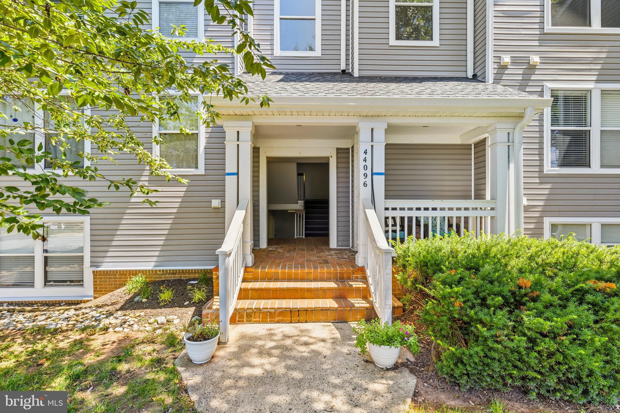 44096 NATALIE TERRACE 302