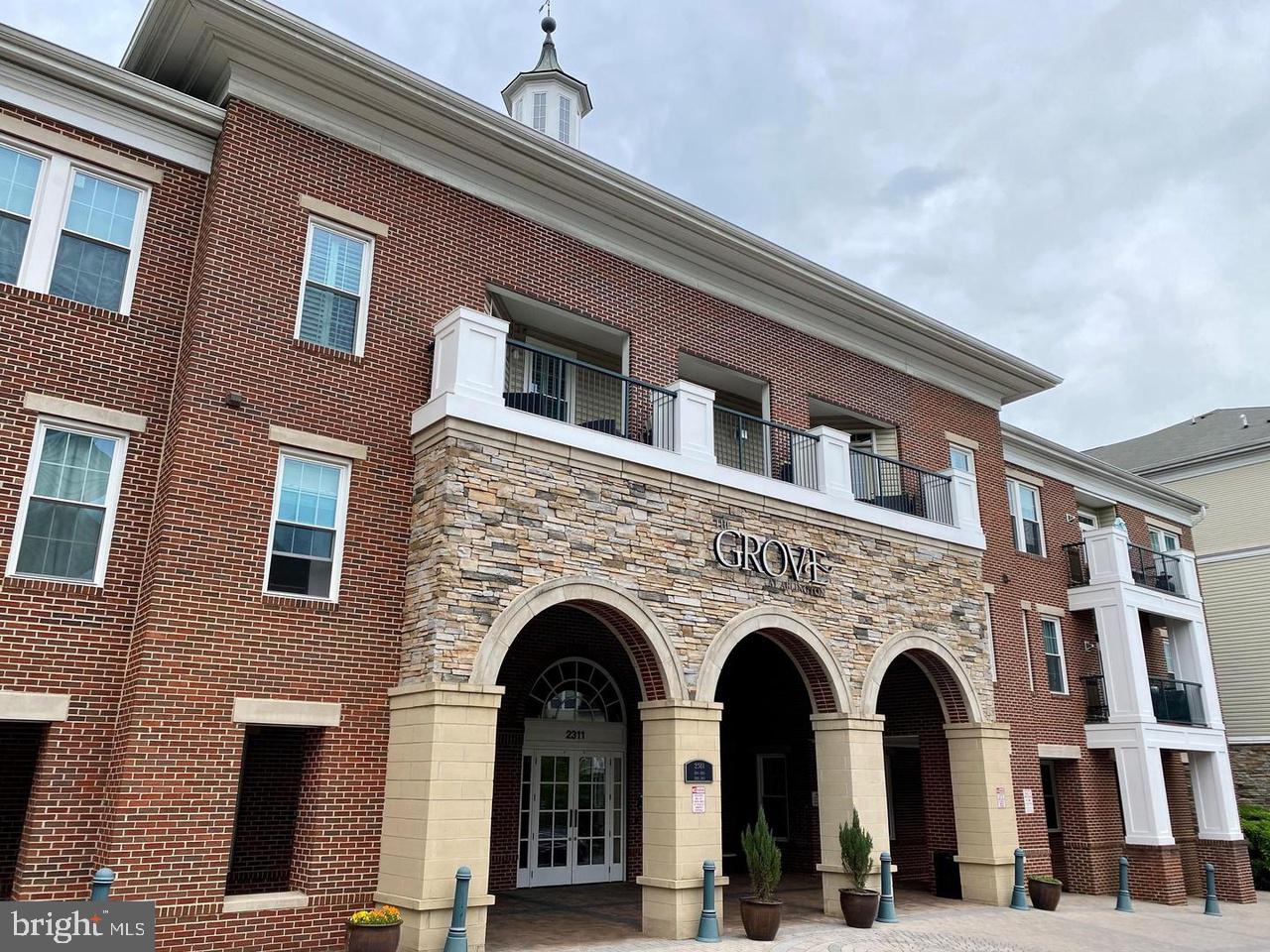 GROVE AT ARLINGTON - Residential Lease